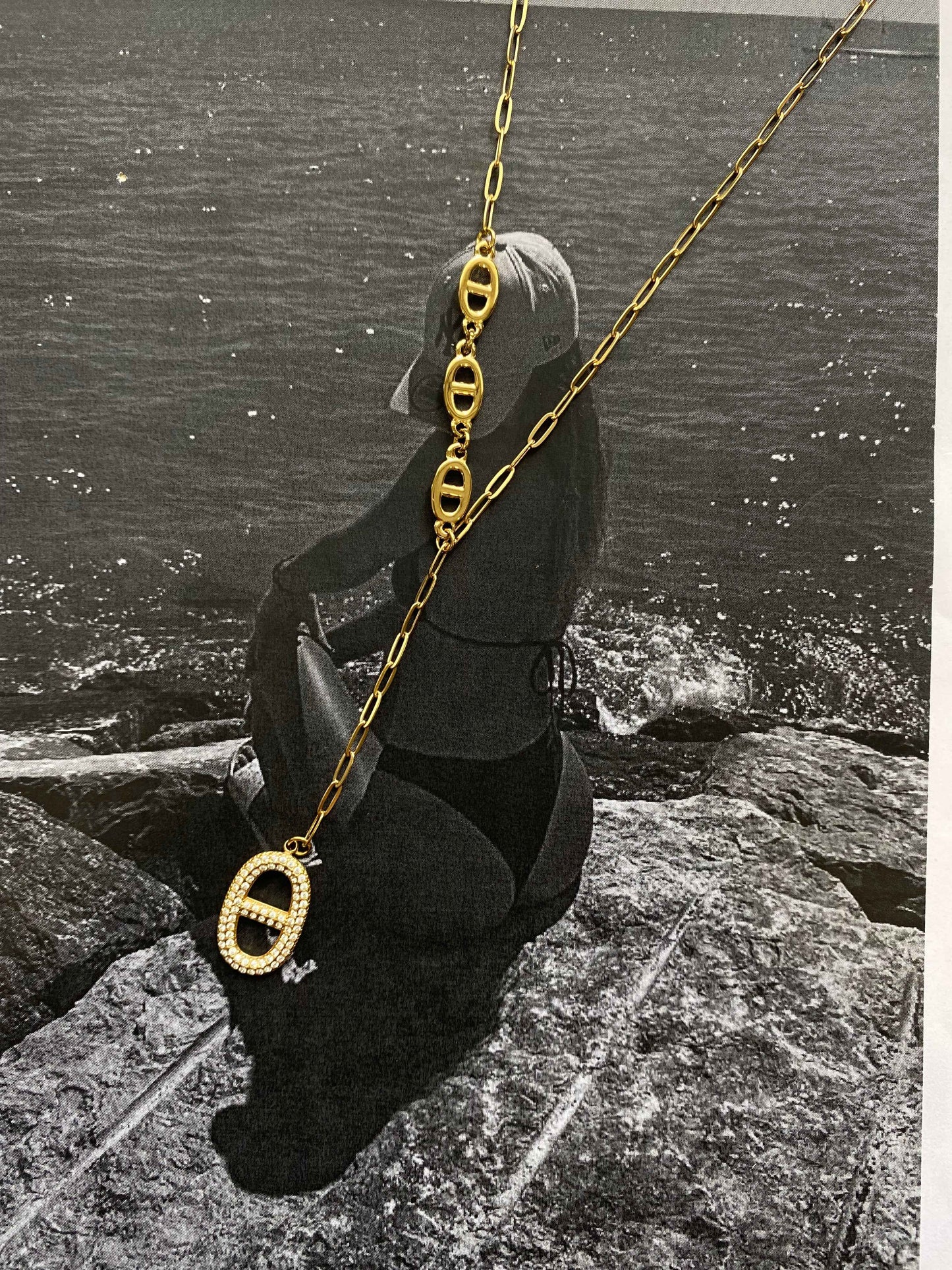 Golden Élite – Ατσάλινο Κολιέ με Κρύσταλλα