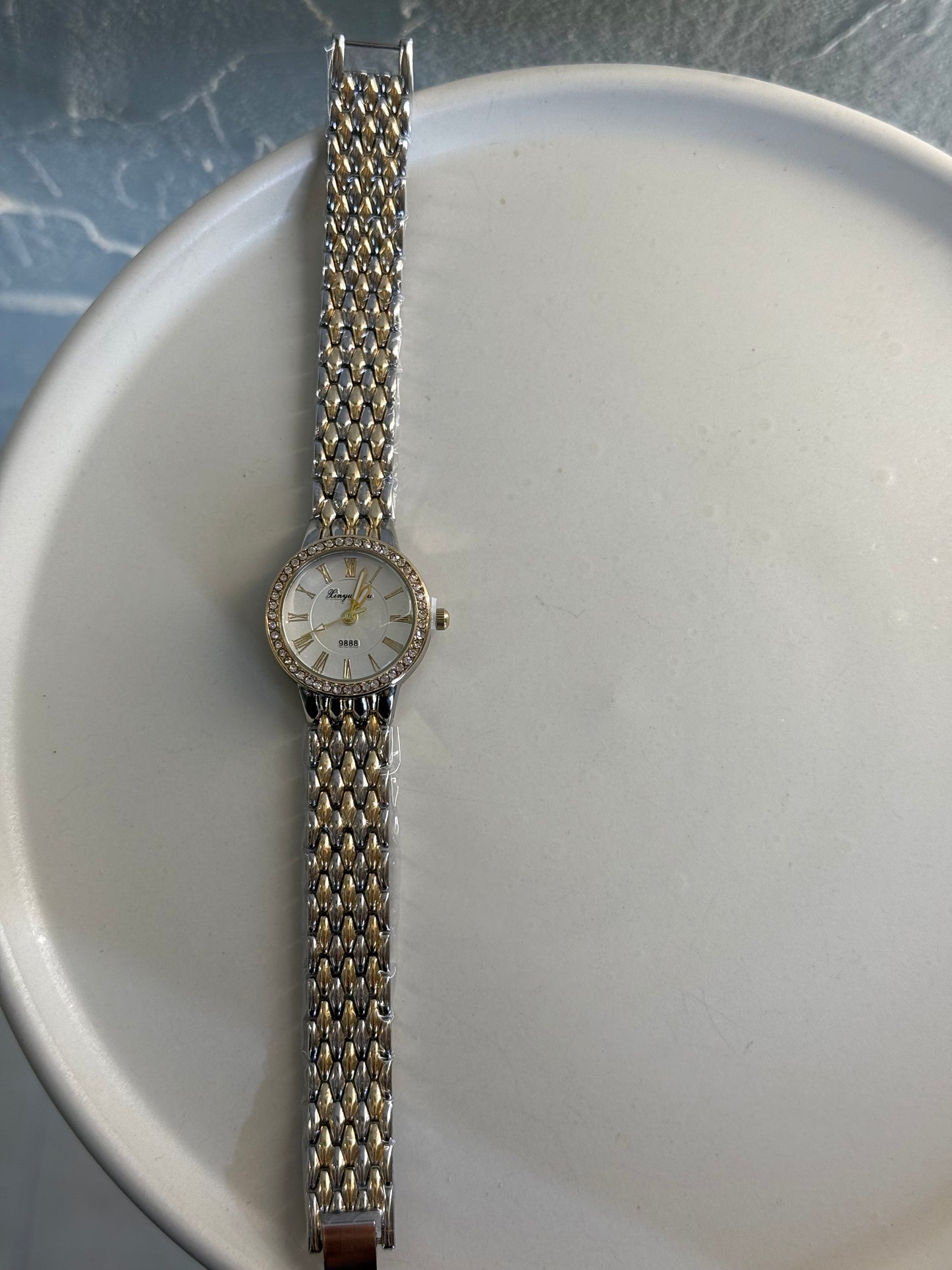 Elegant Dual - Tone Classic / Ατσάλινο Ρολοί Με Χρυσές Και Ασημί Λεπτομέρειες