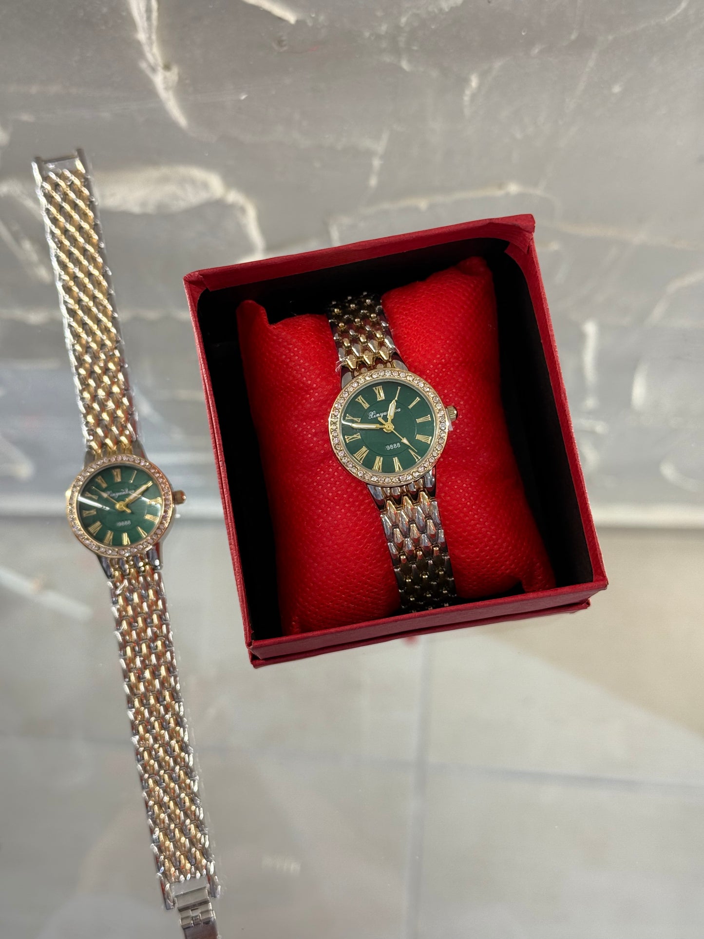 Ρολόι "Green Luxe" με Πράσινο Στρογγυλό Καντράν και Χρυσό-Ασημί Λουρί | Ατσάλινη Κατασκευή