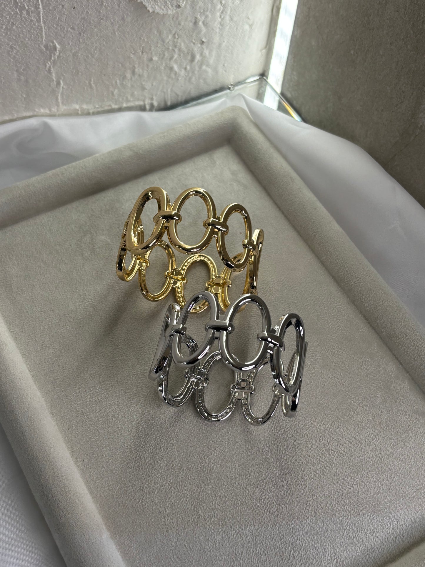 Χειροπέδα ατσάλινη ασημένια