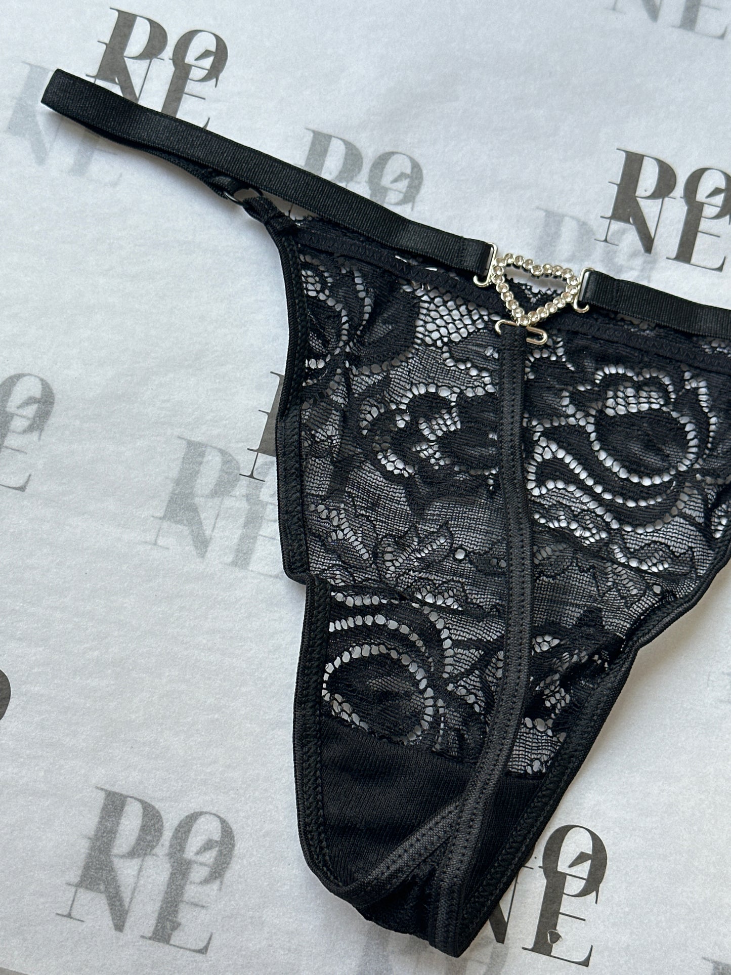 HEARTBACK LACE – Δαντελωτό Βρακάκι με Καρδιά