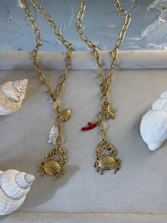 Κολιέ “Crabbie” με Χρυσό Καβουράκι & Θαλασσινά Charms – Red ή Beige – Pnoe Studio