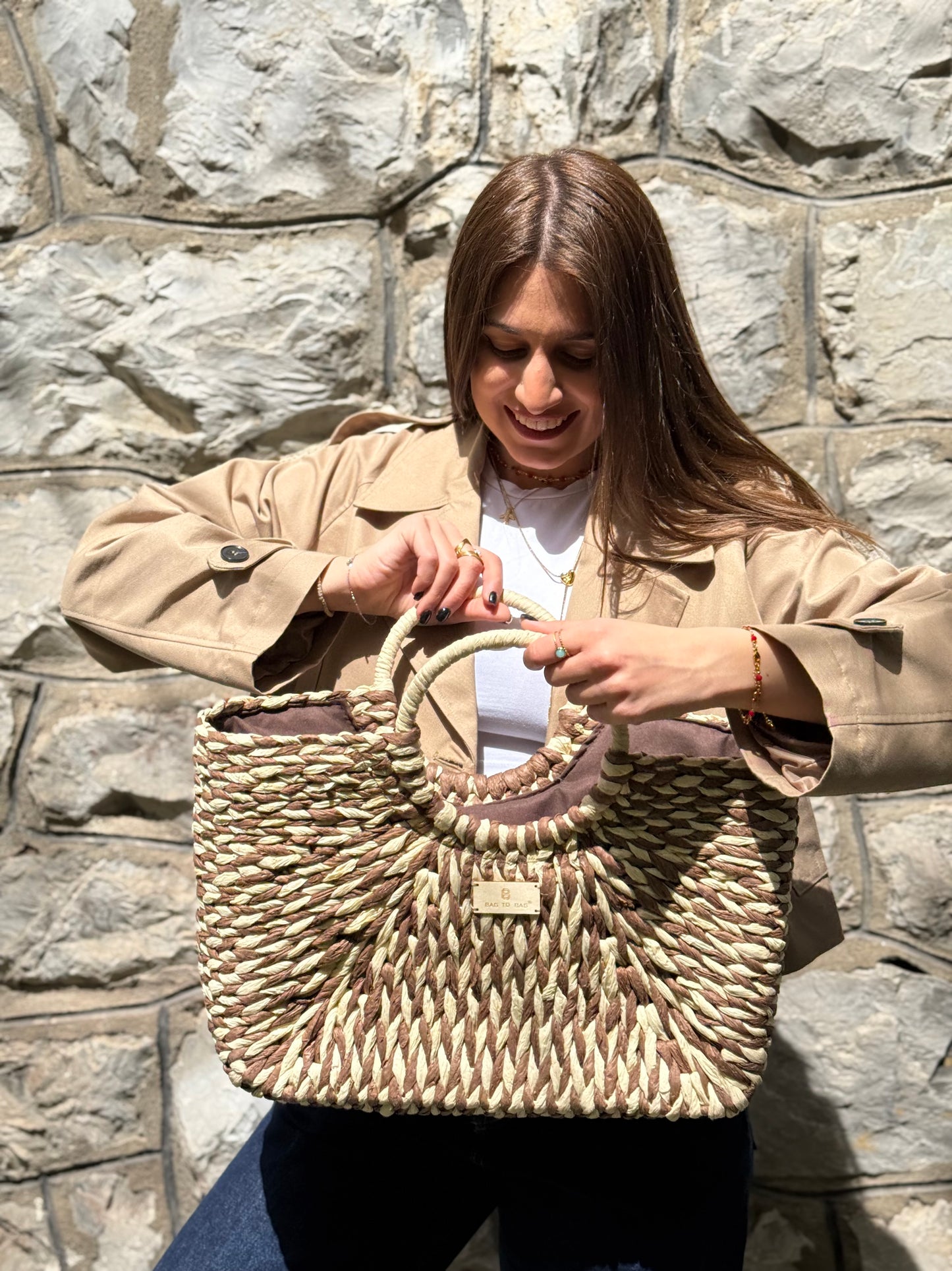 Ψάθινη τσάντα Bag to Bag με καφέ και μπεζ λεπτομέρειες