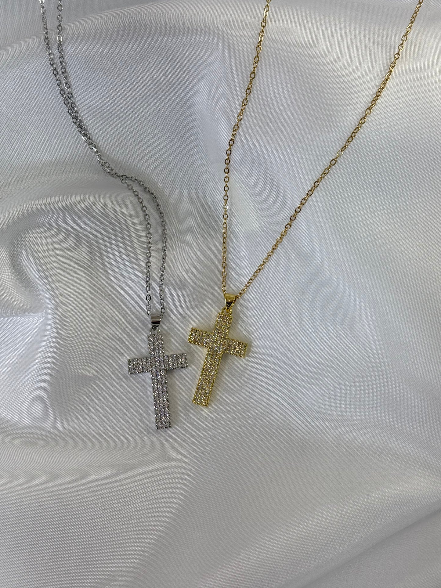 Ατσάλινος Σταυρός Με Στρας✨