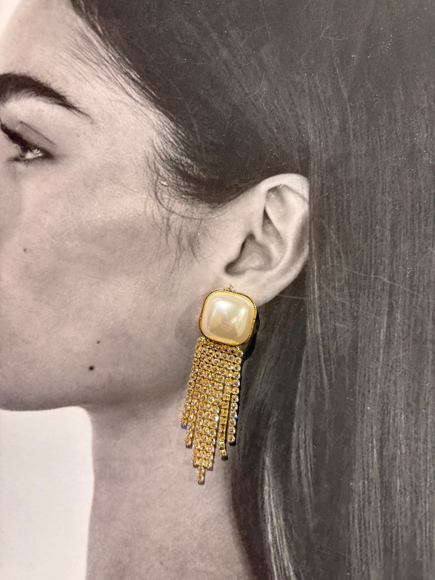 Golden Cascade Pearl Drop