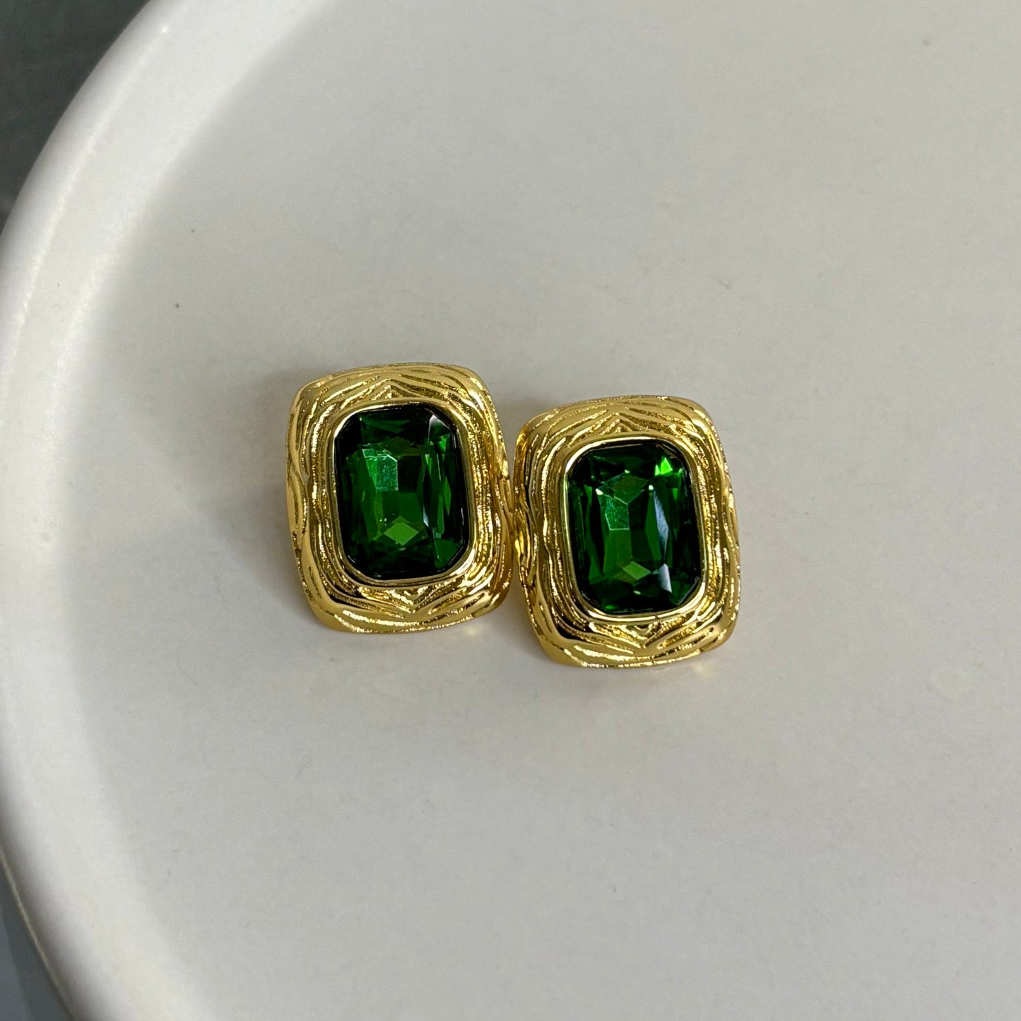 Σκουλαρίκι ατσάλινο με πράσινες πέτρες