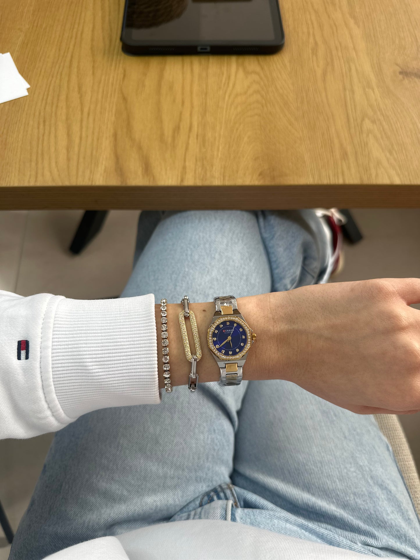 Ρολόι "Midnight Luxe" με Σκούρο Μπλε Στρογγυλό Καντράν και Χρυσό-Ασημί Λουρί | Ατσάλινη Κατασκευή