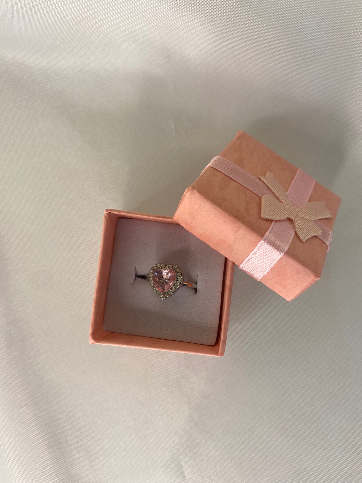 Ασημένιο δαχτυλίδι με σχέδιο καρδιά και ροζ πέτρα-από χαλκό