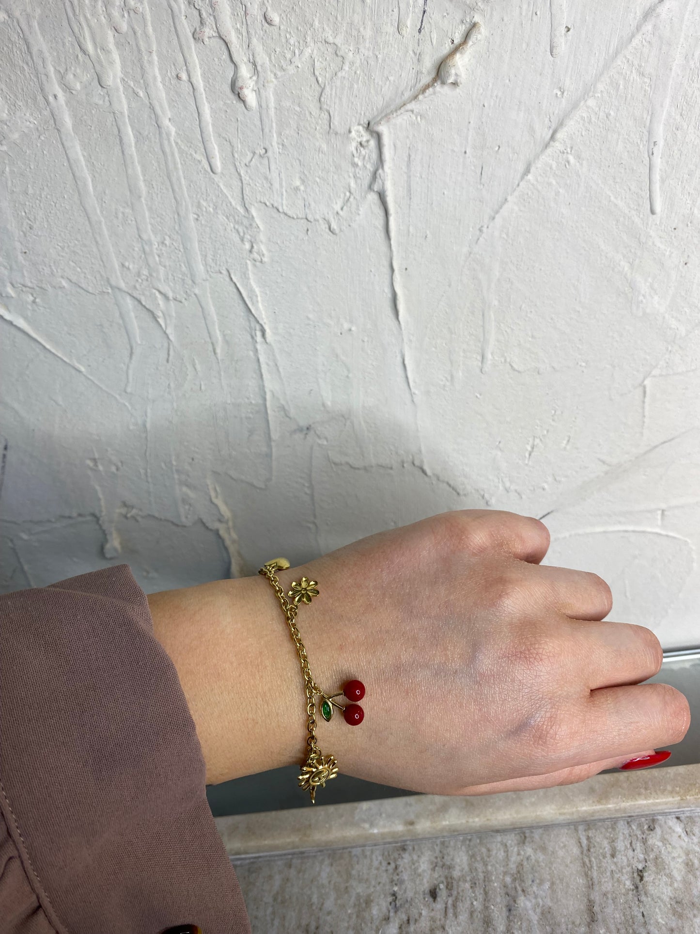 “Sunny Cherry Charm”