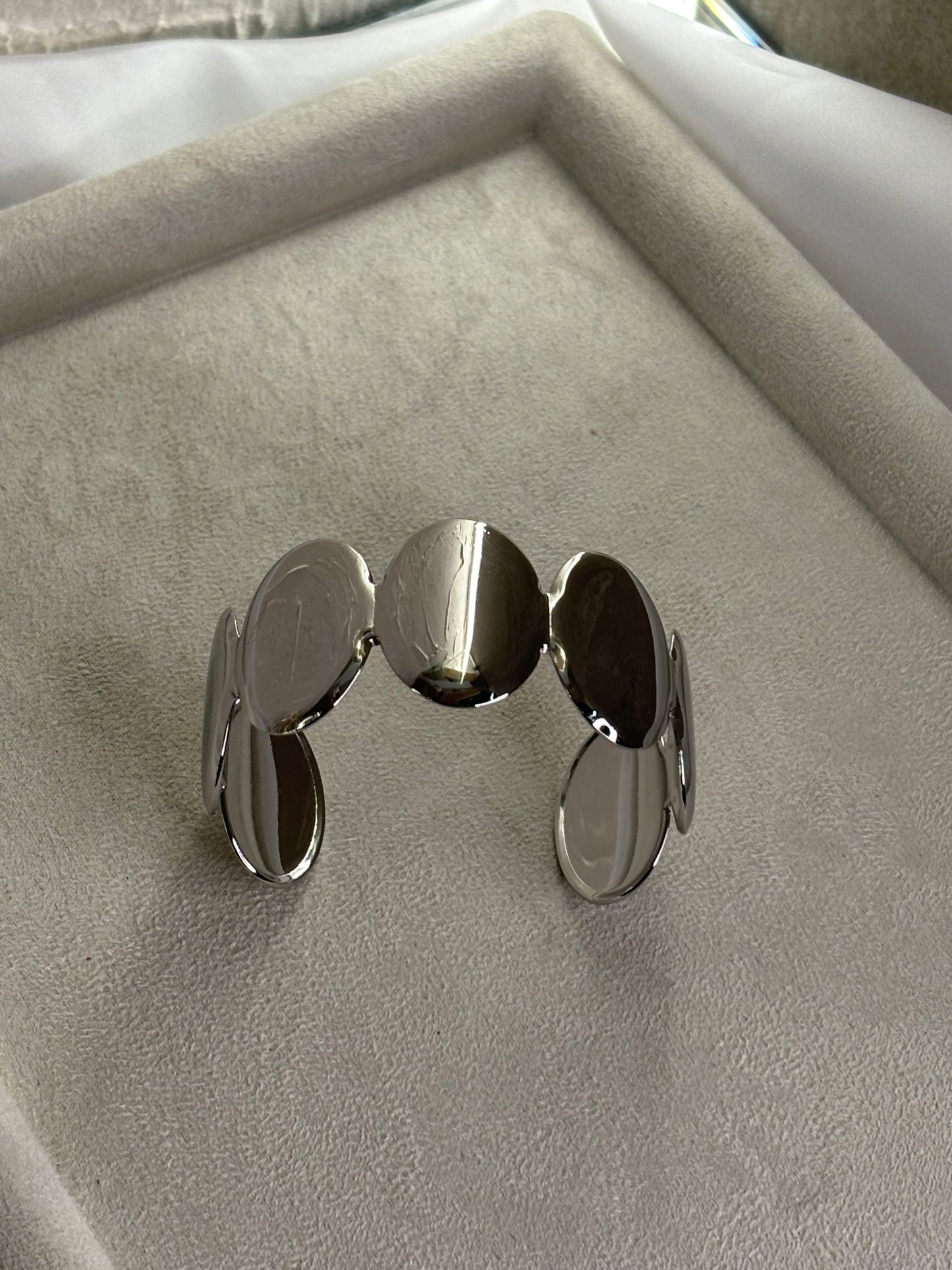 Χειροπέδα ατσάλινη ασημένια