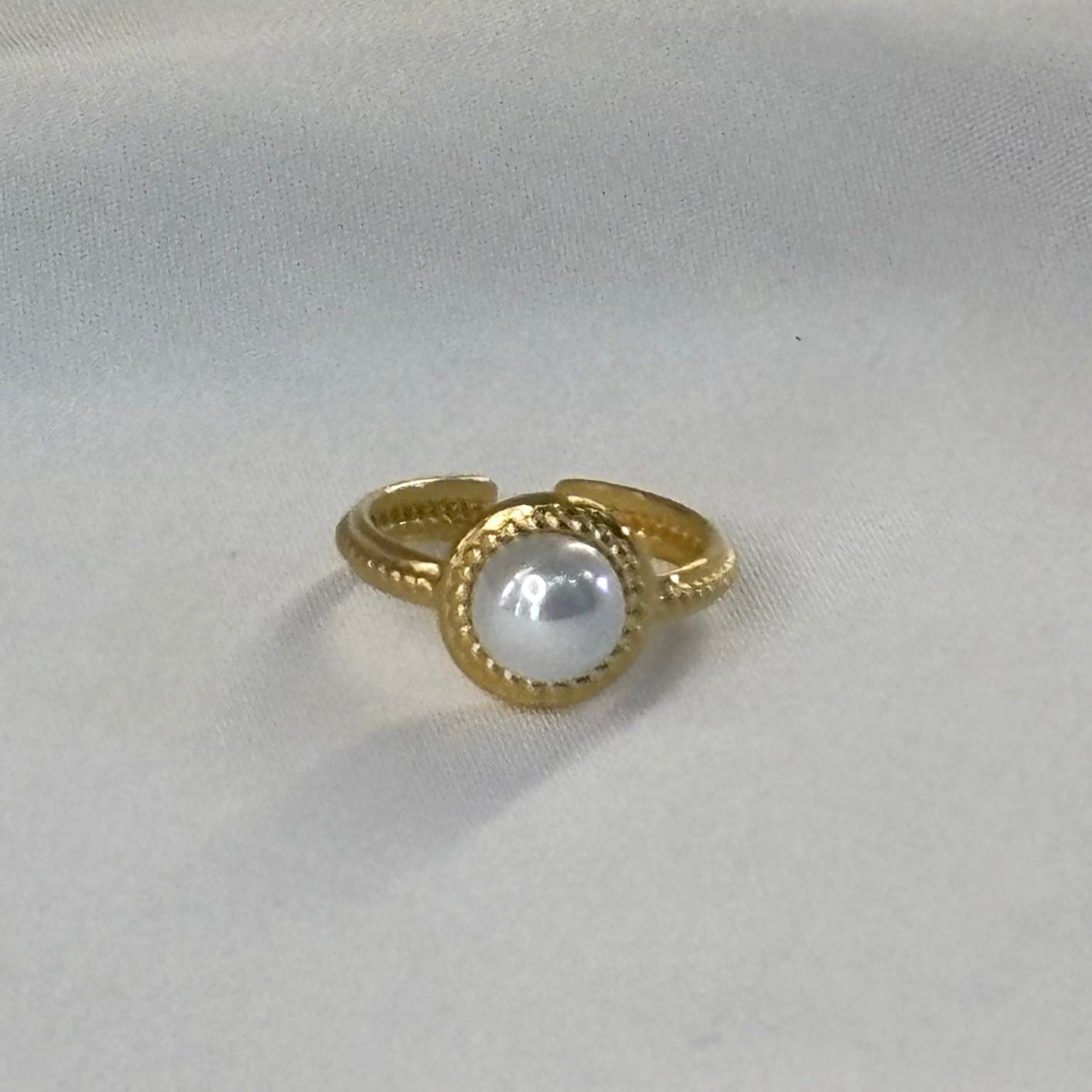 Γυναικείο Χρυσό Δαχτυλίδι Ανοιχτό με Μαργαριτάρι | Pnoe Studio