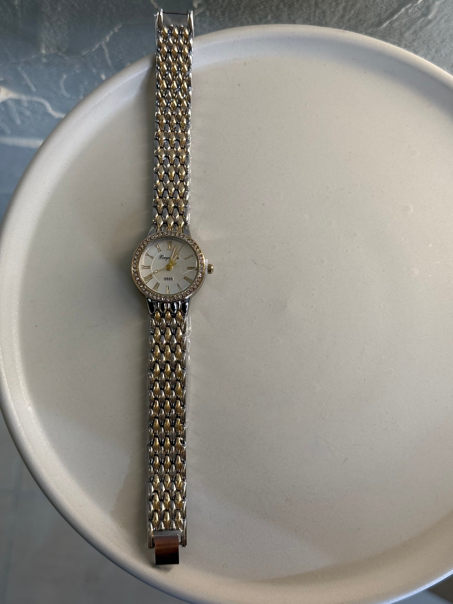 Elegant Dual - Tone Classic / Ατσάλινο Ρολοί Με Χρυσές Και Ασημί Λεπτομέρειες