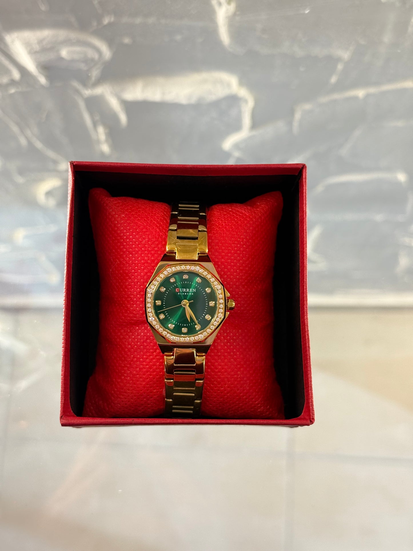 Γυναικείο Ρολόι με Πράσινο Καντράν και Χρυσό Λουρί | Κομψότητα και Αντοχή