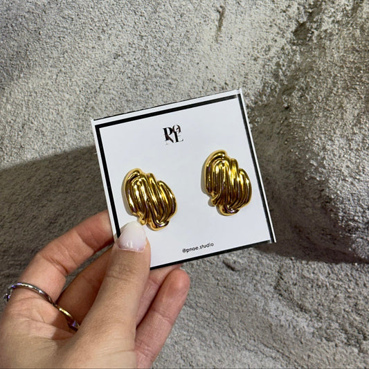 "Golden Radiance" - Χρυσό Σκουλαρίκι Ατσάλινο | Κομψότητα και Αντοχή