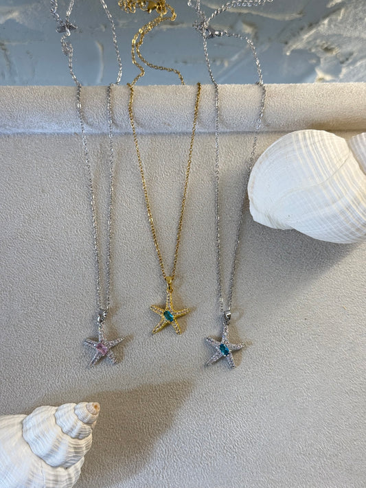Κολιέ “Sirena” με Αστερία & Στρας – Χρυσό ή Ασημί με Ροζ / Μπλε – Pnoe Studio