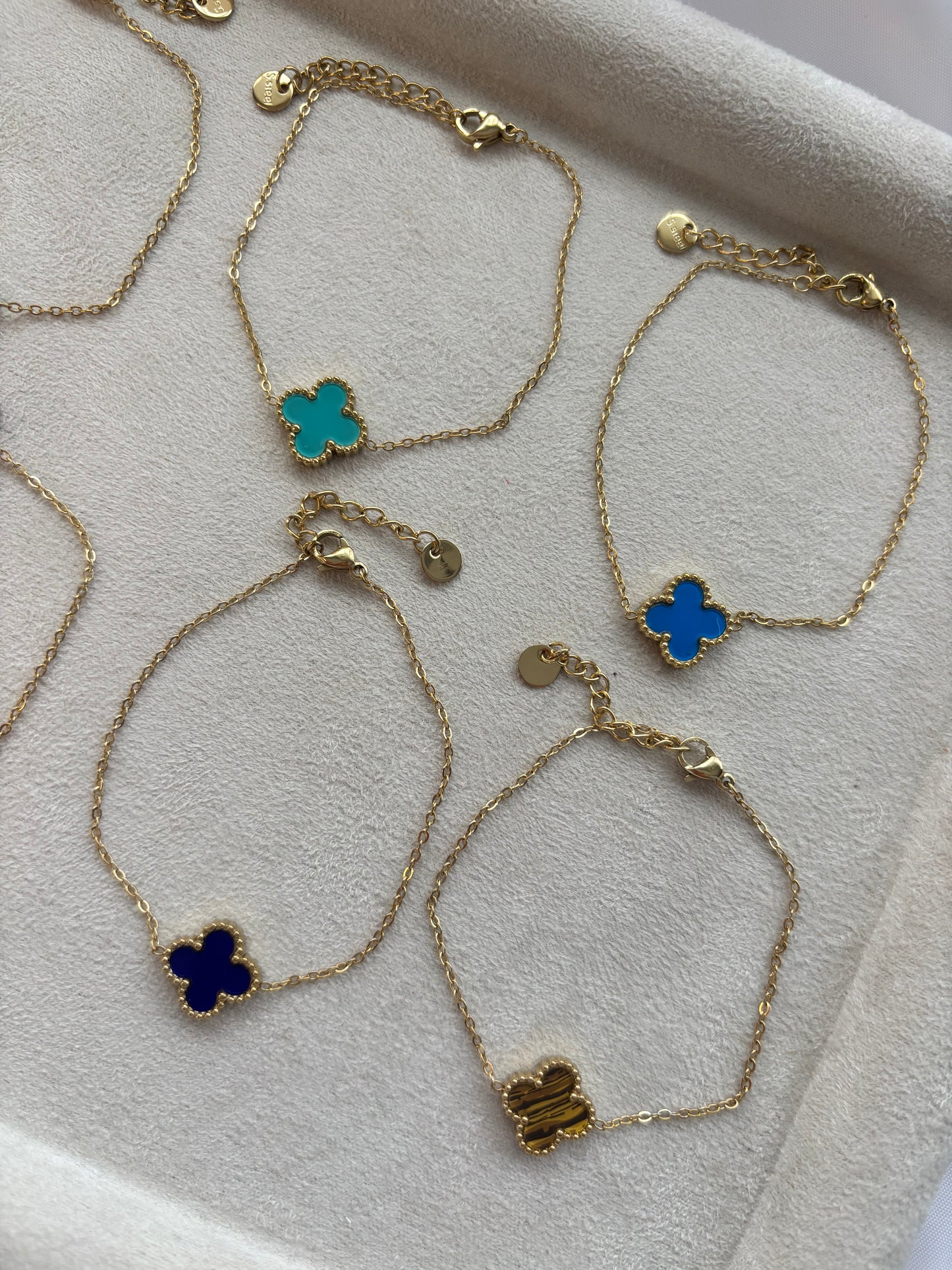 «Mariolis» bracelets