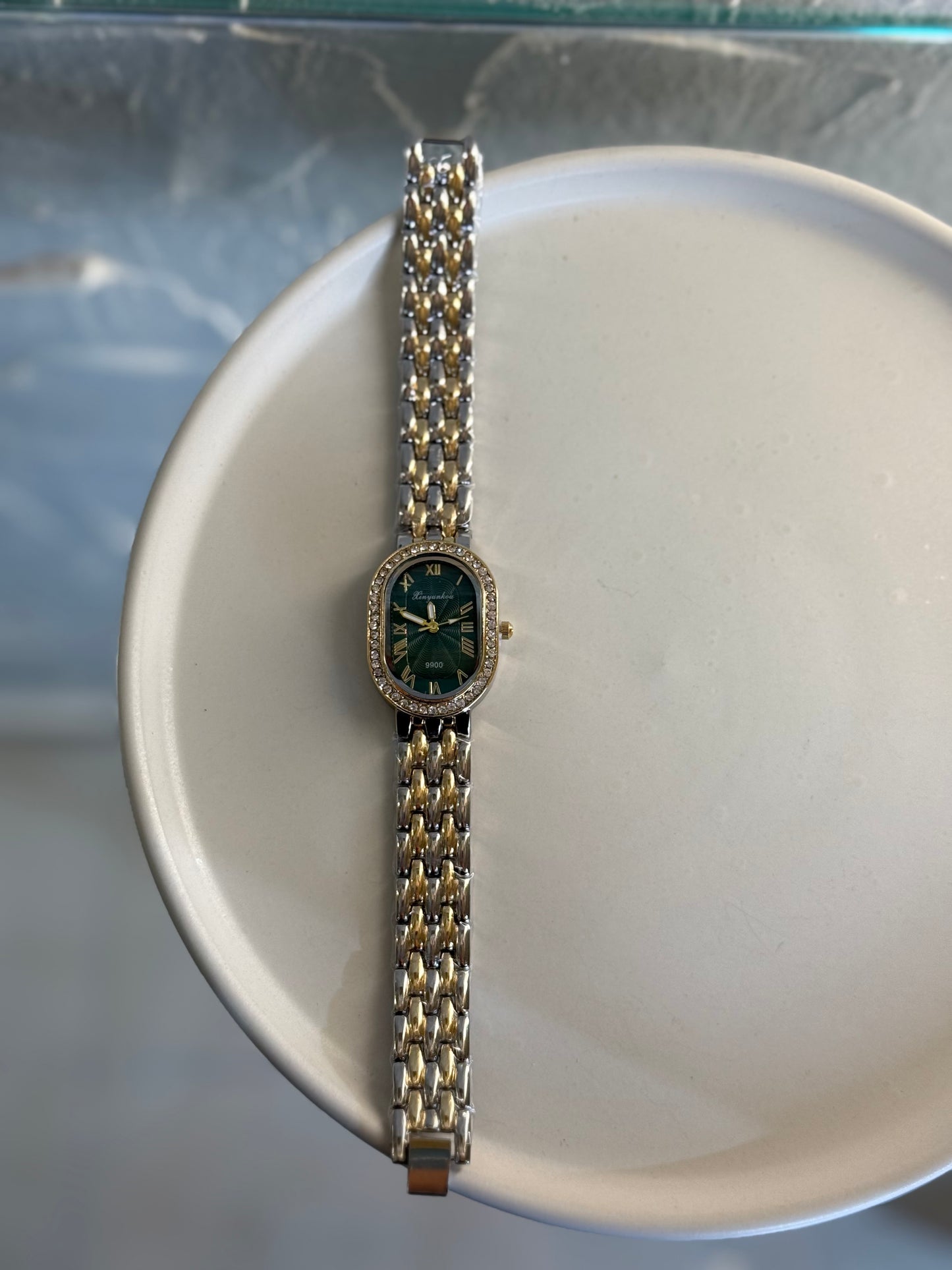 Green Passion / Οβάλ Ατσάλινο Ρολοί Χρυσό Με Ασημί ✨