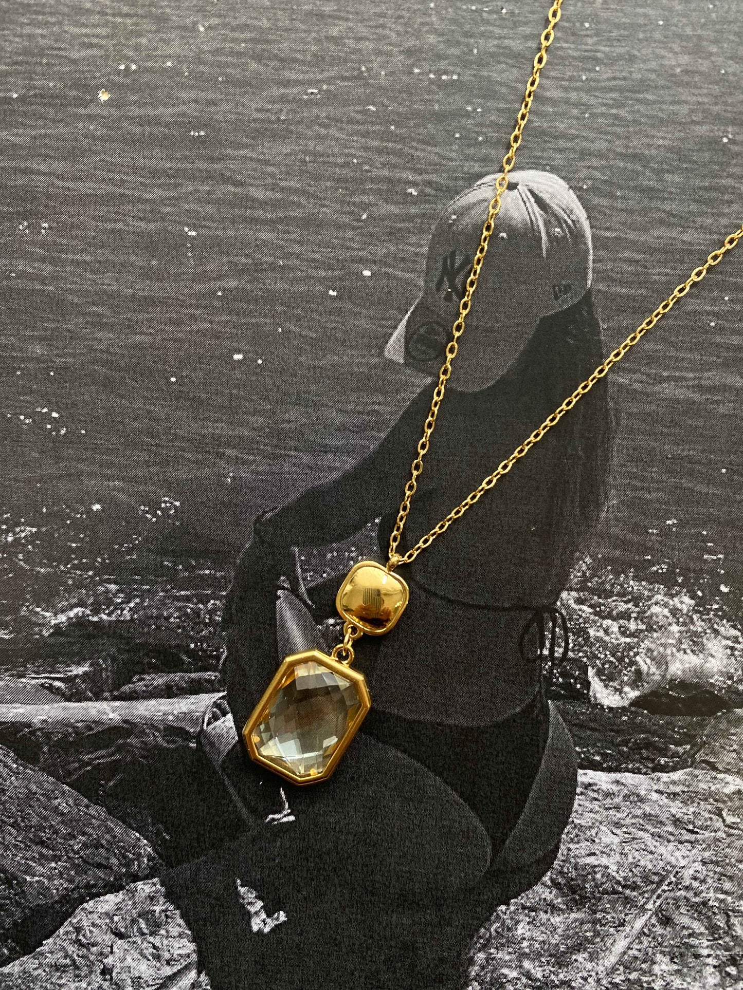 Golden Prism ( Μακρύ)– Ατσάλινο Κολιέ με Κρύσταλλο