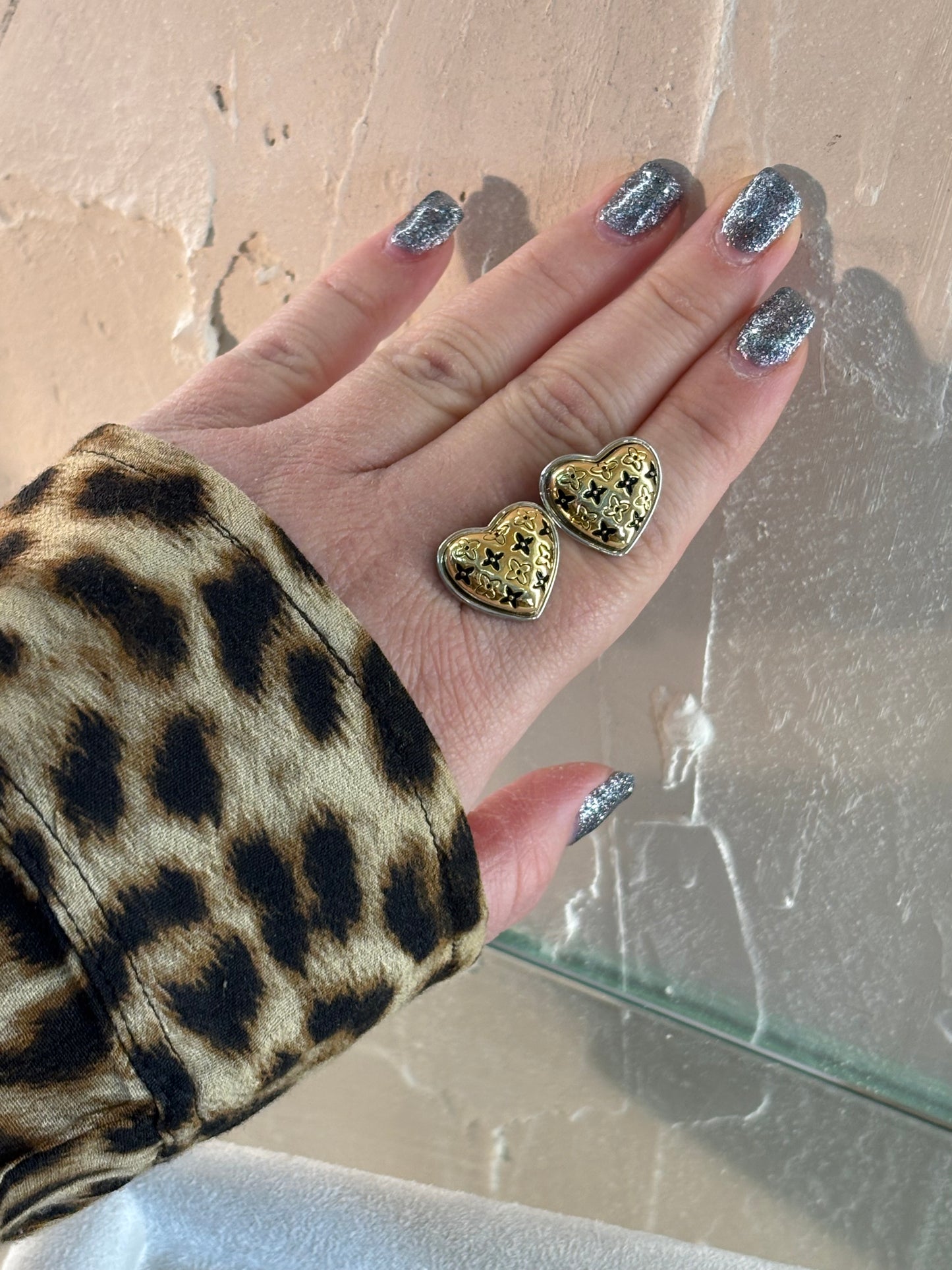 Σκουλαρίκια σε σχήμα καρδιά με σχέδια