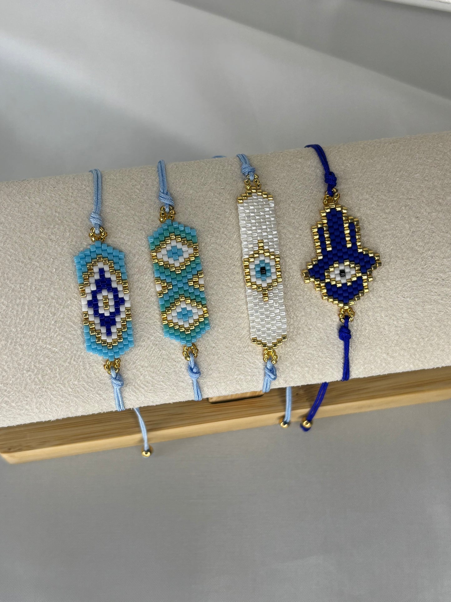 Χειροποίητα βραχιολάκια με σχοινάκι και ethnic σχέδια