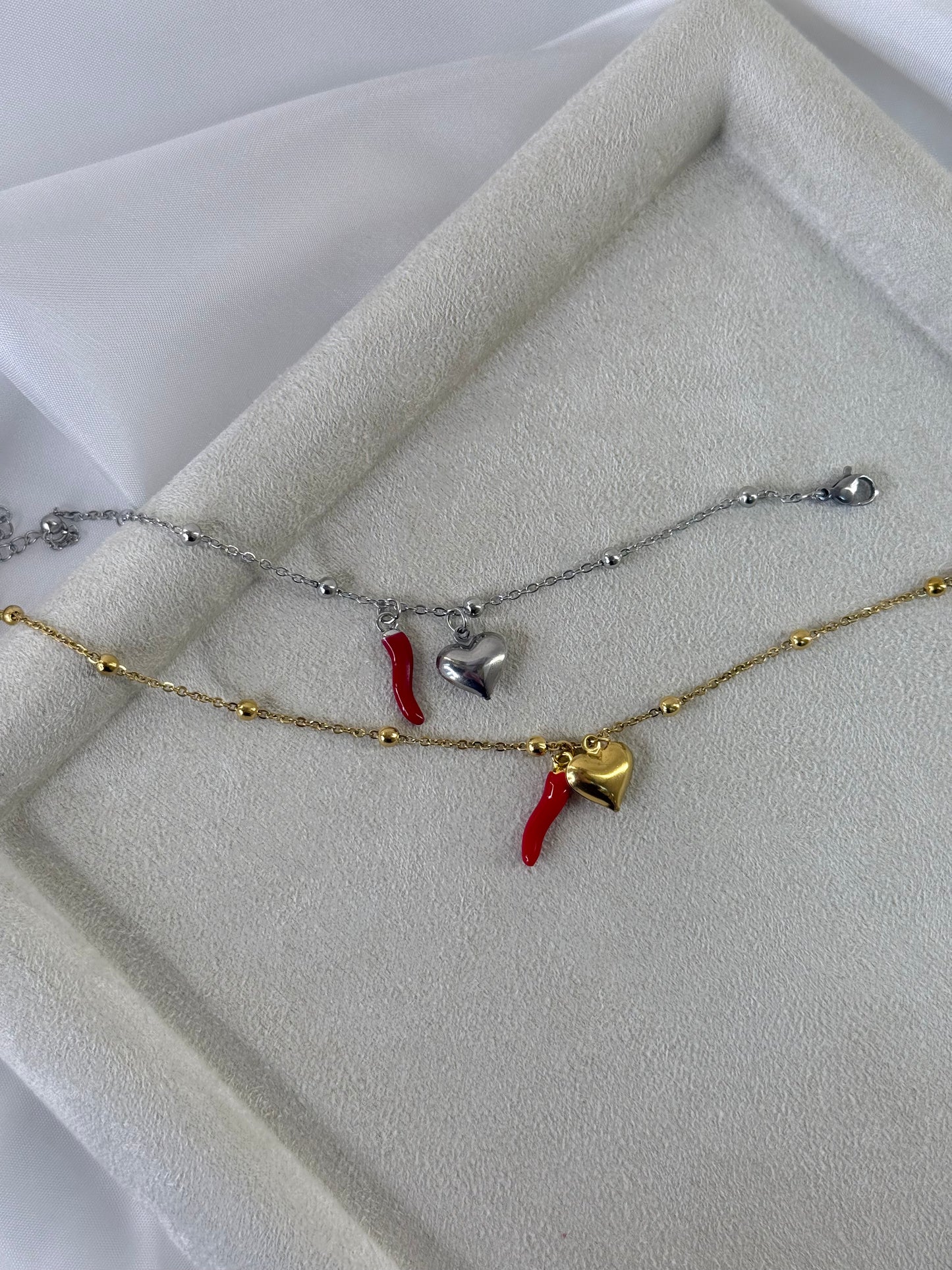 Ατσάλινα βραχιολάκια με charm πιπεριά – χρυσό & ασημί