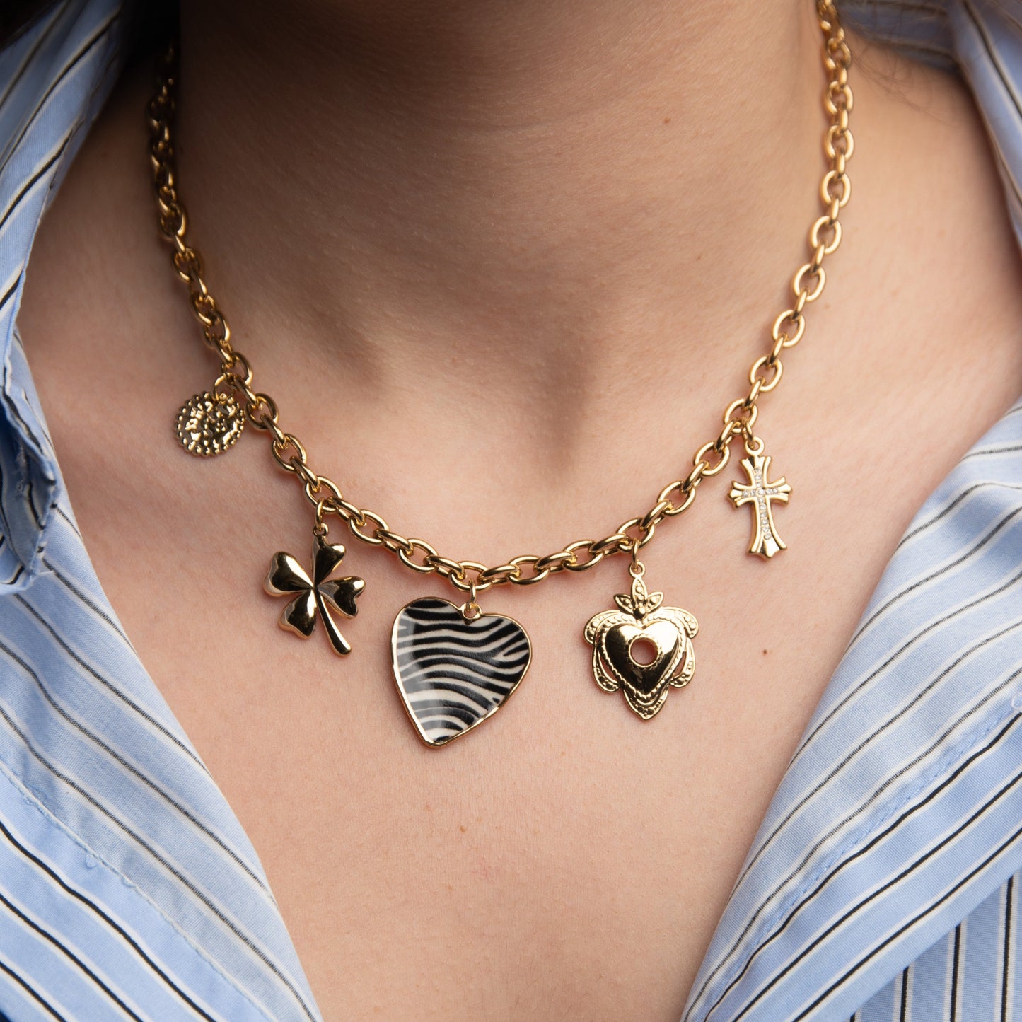 Κολίε Χρυσό Με Charms Τιγρέ