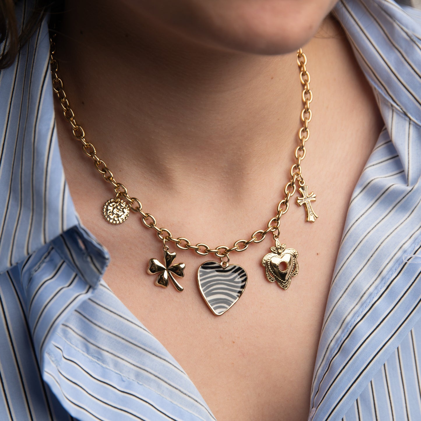 Κολίε Χρυσό Με Charms Τιγρέ