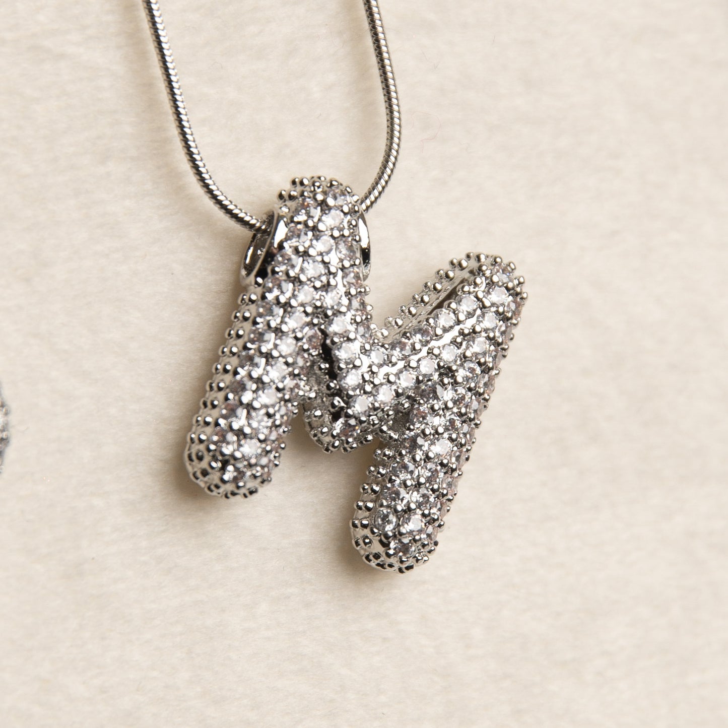 Κολιέ με Γράμματα σε Χρυσό και Ασημί Χρώμα | Λαμπερό και Εξατομικευμένο