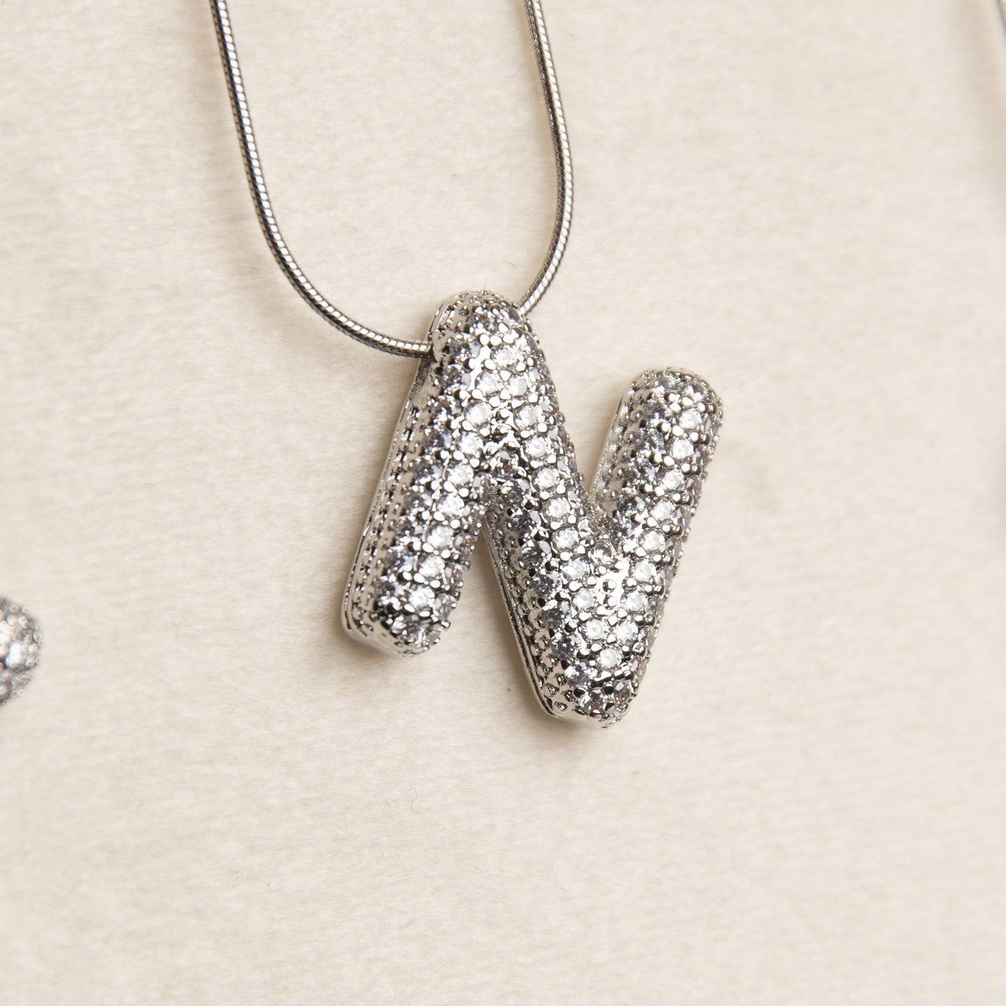 Κολιέ με Γράμματα σε Χρυσό και Ασημί Χρώμα | Λαμπερό και Εξατομικευμένο