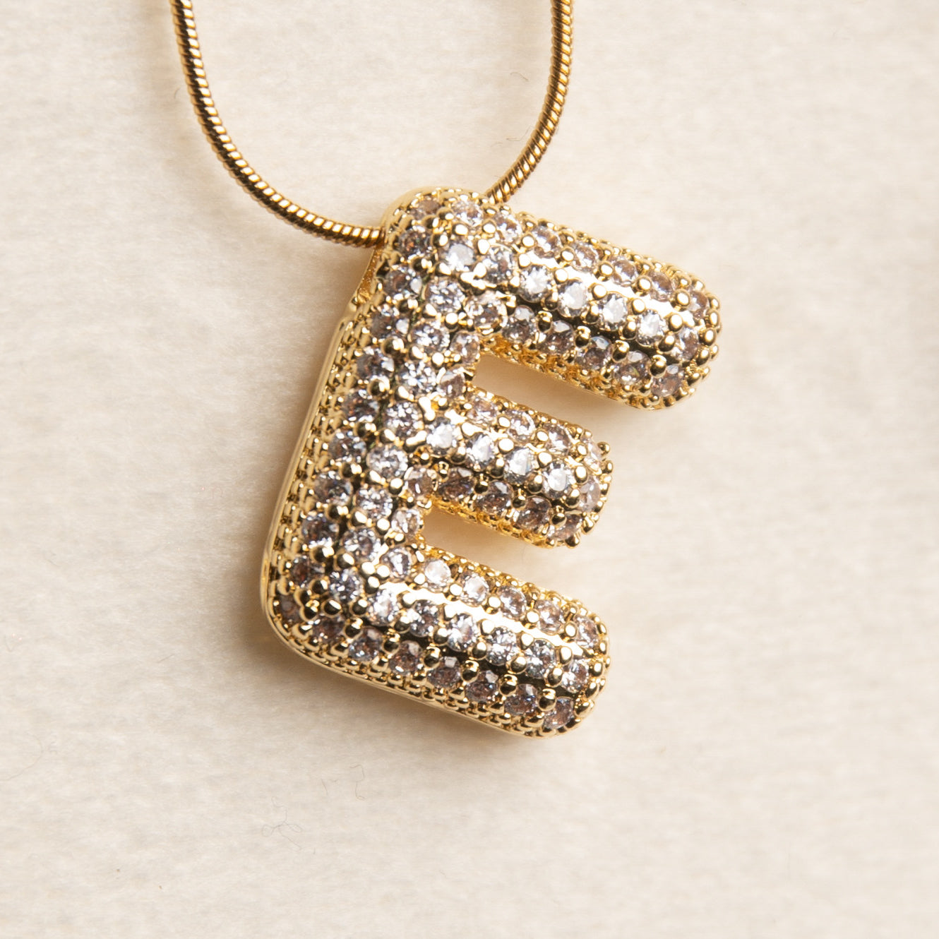 Κολιέ με Γράμματα σε Χρυσό και Ασημί Χρώμα | Λαμπερό και Εξατομικευμένο