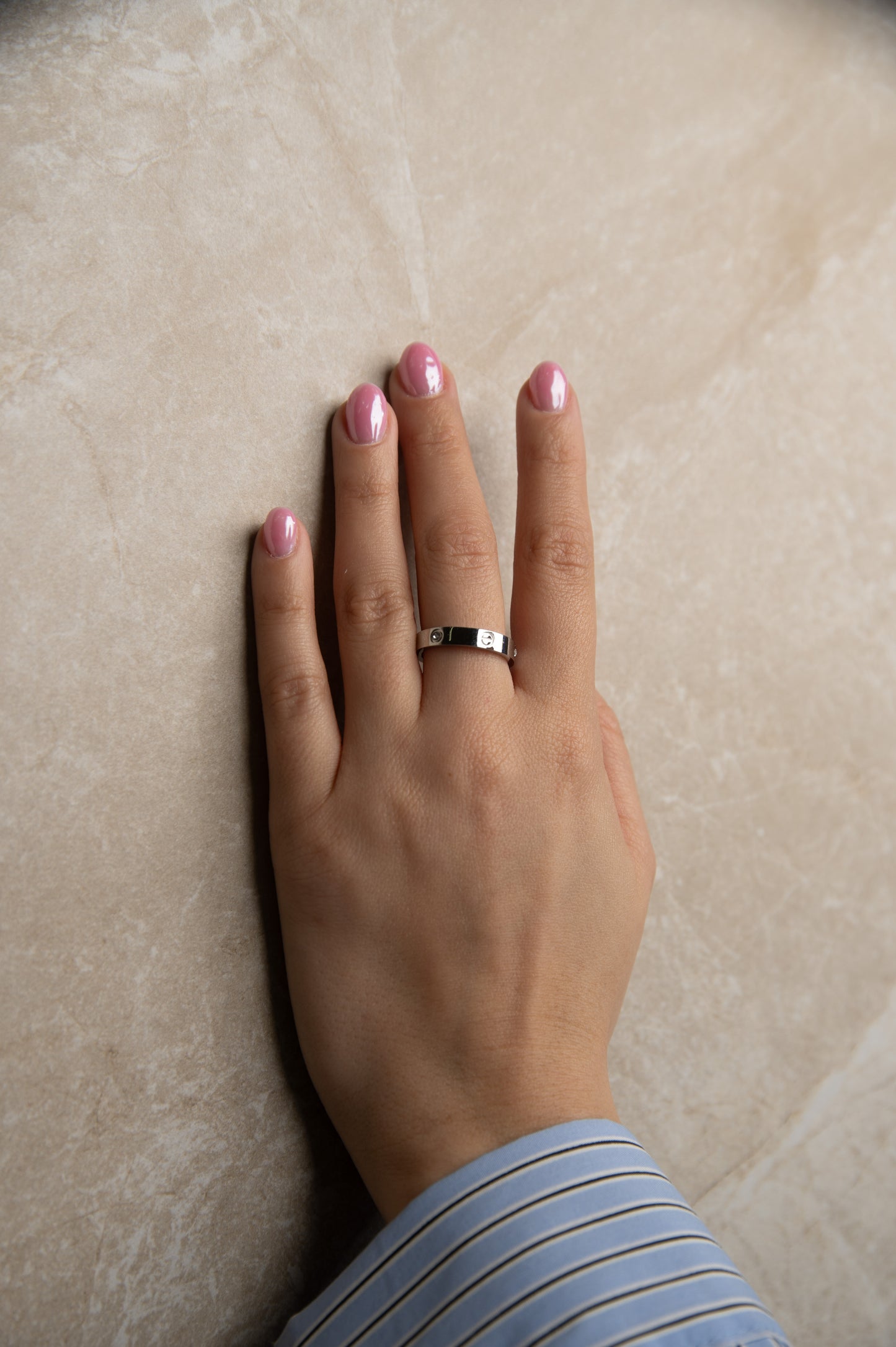 Δαχτυλίδι με Κομψό Σχέδιο σε Χρυσό και Ασημί Χρώμα | Μοντέρνο και Κλασικό