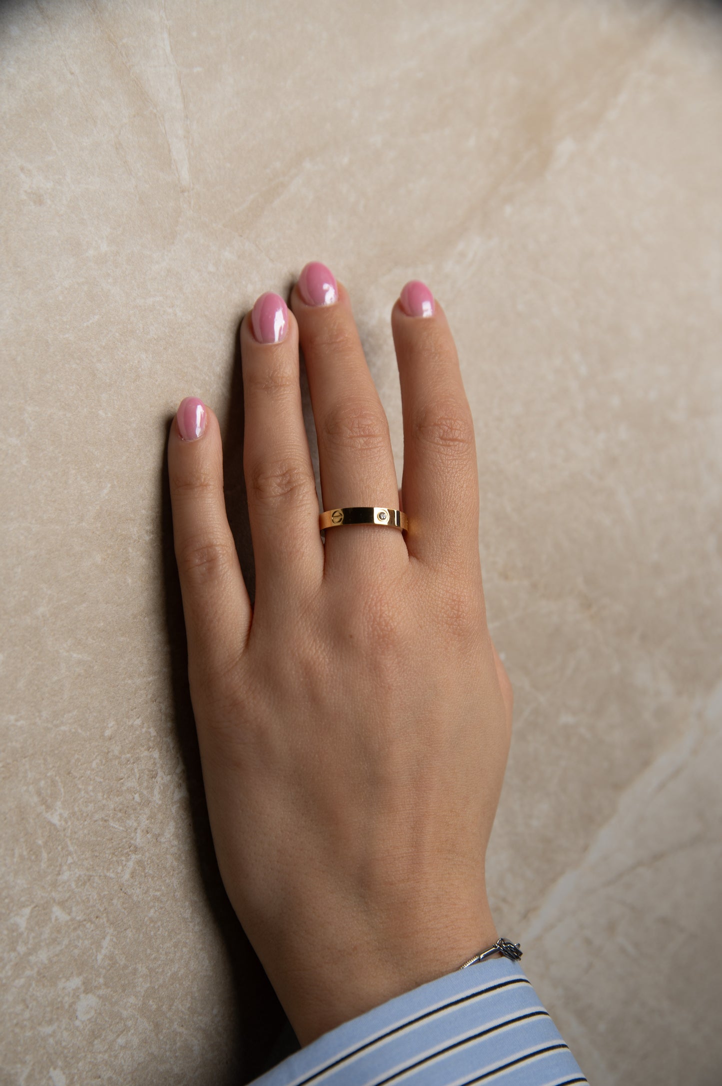 Δαχτυλίδι με Κομψό Σχέδιο σε Χρυσό και Ασημί Χρώμα | Μοντέρνο και Κλασικό