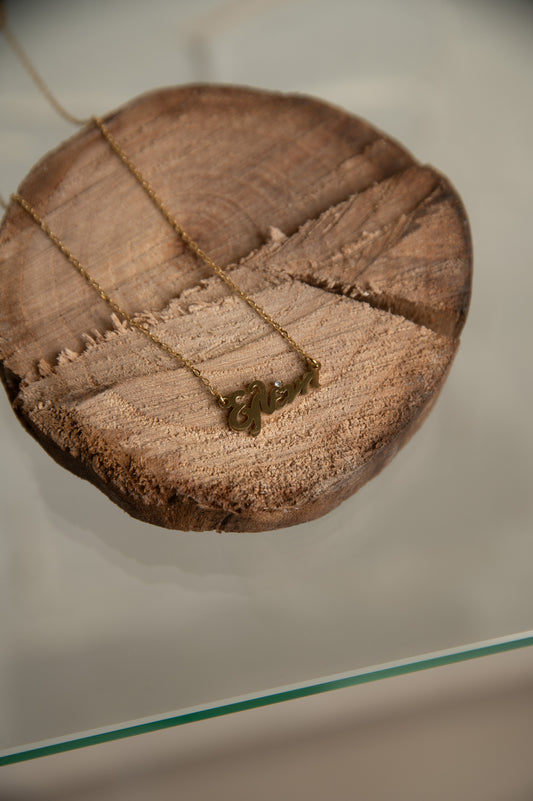 Κολιέ με Όνομα "Ελένη" σε Χρυσό Χρώμα – Χειροποίητο Εξατομικευμένο Κόσμημα