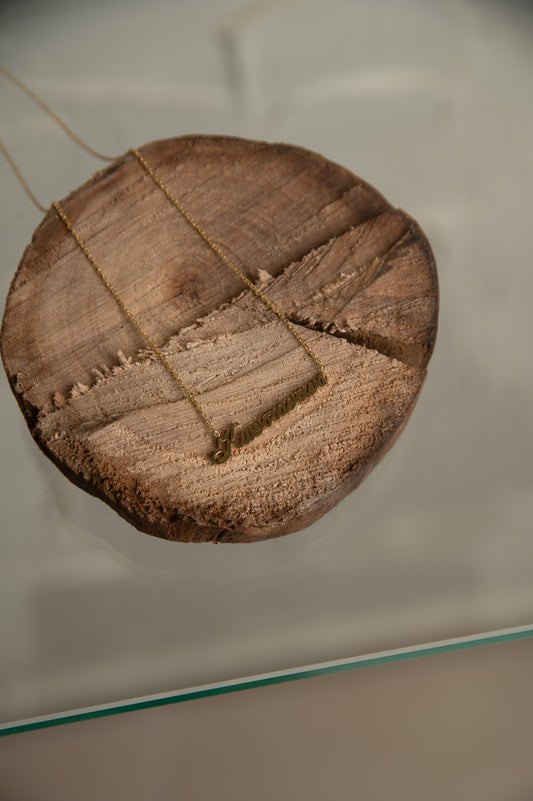 Κολιέ με Όνομα "Κωνσταντίνα" σε Χρυσό Χρώμα – Χειροποίητο Εξατομικευμένο Κόσμημα