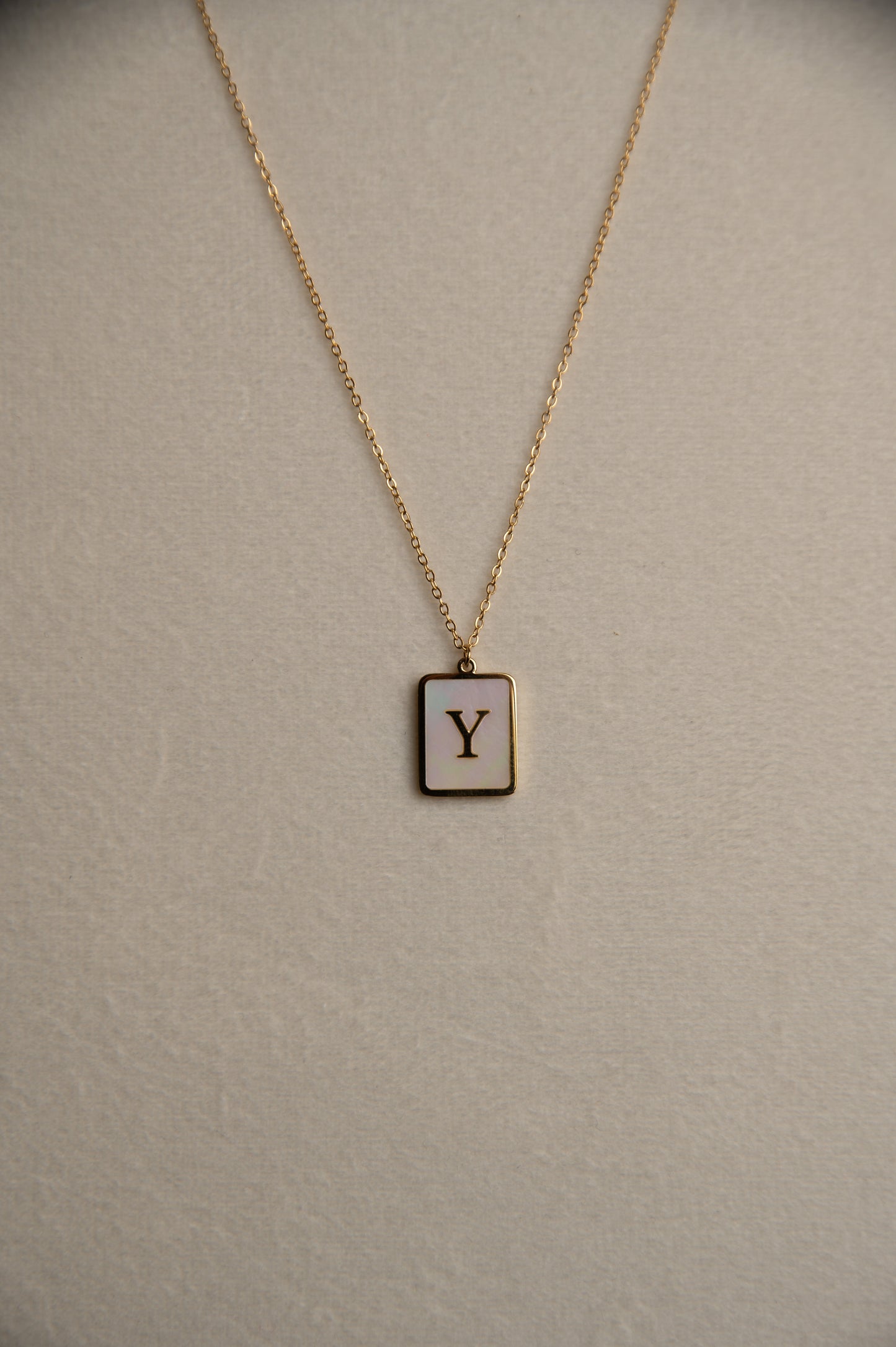 Κολιέ με Αρχικό "Y" σε Χρυσό Χρώμα | Μοντέρνο και Προσωπικό