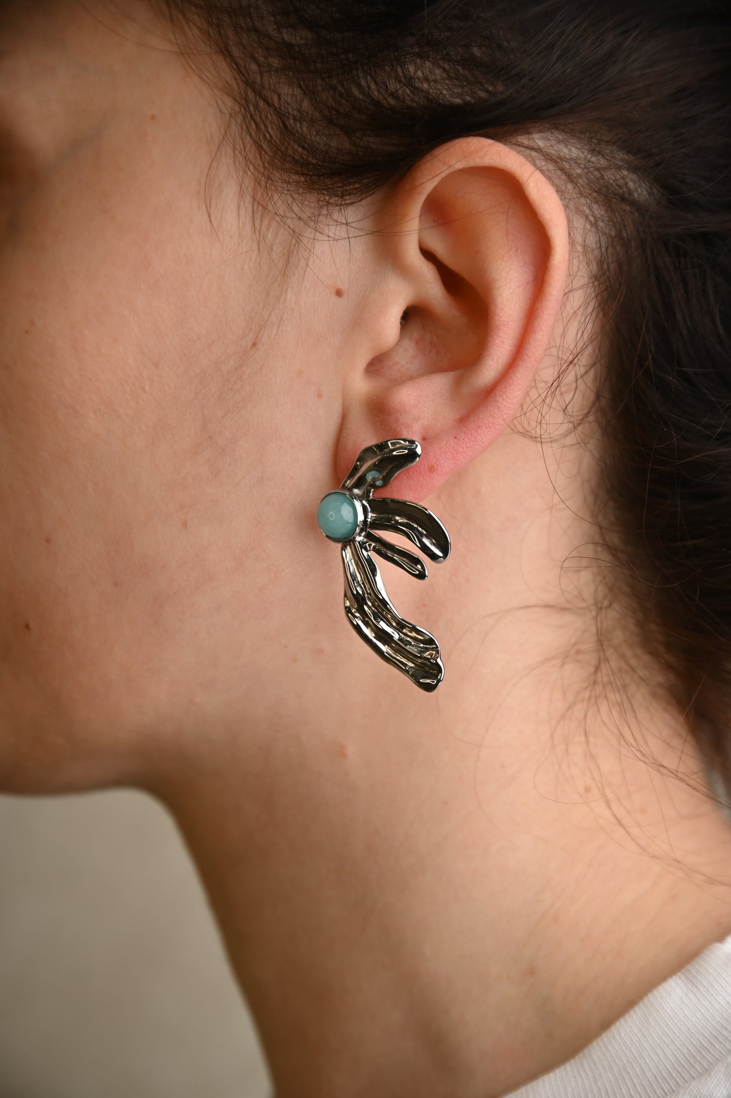 Ορμή του Κύματος – Ασύμμετρο Σκουλαρίκι με Μπλε Λίθο