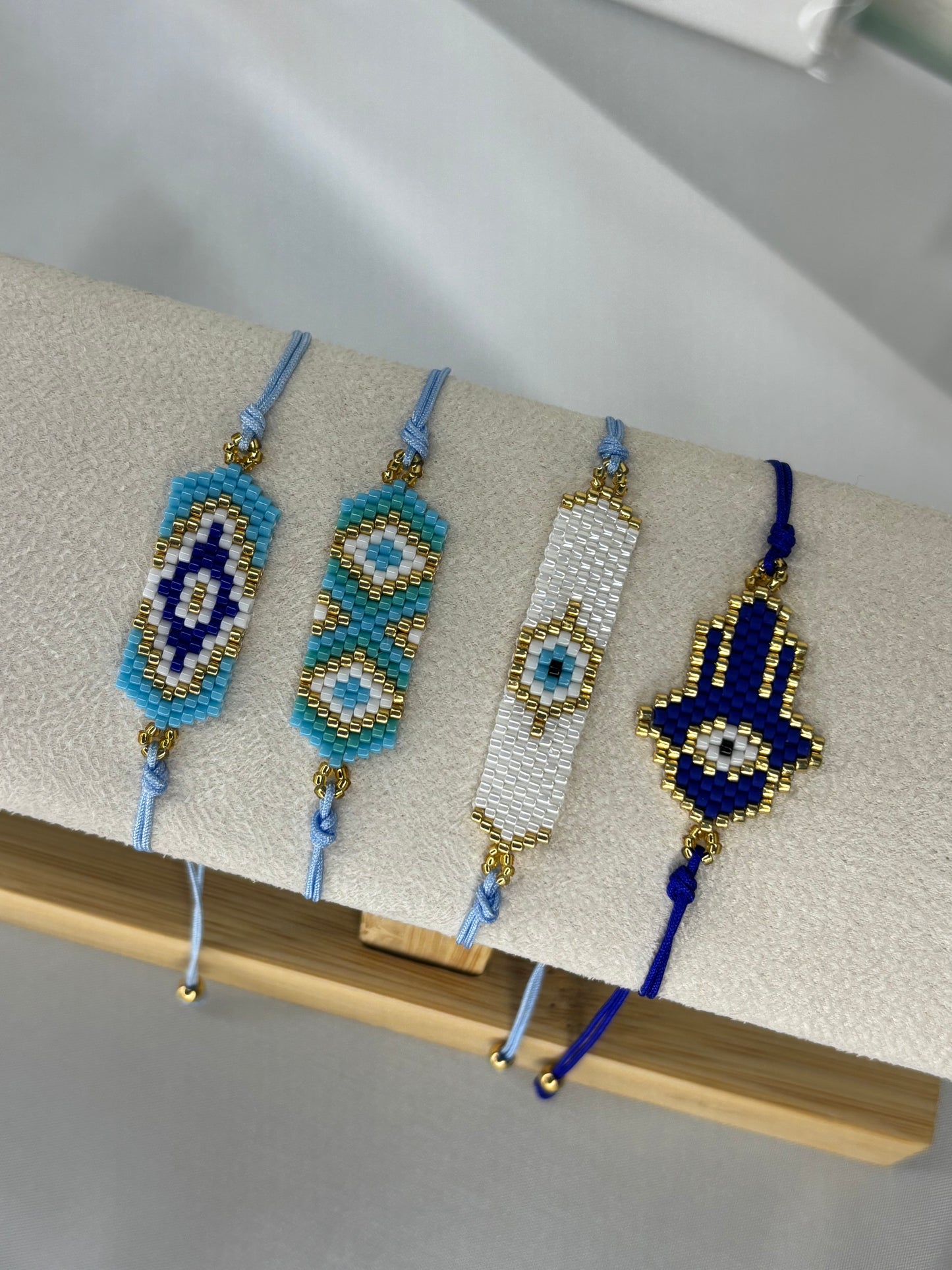 Χειροποίητα βραχιολάκια με σχοινάκι και ethnic σχέδια