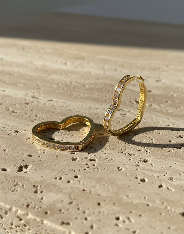 Luna Heart Hoops – σκουλαρίκια από ανθεκτικό ορείχαλκο