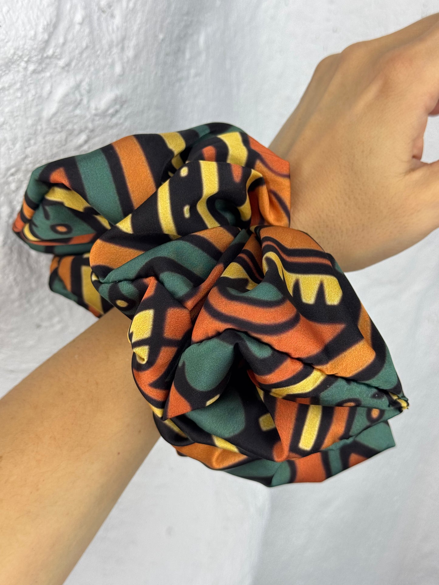 Muse Scrunchie Medium