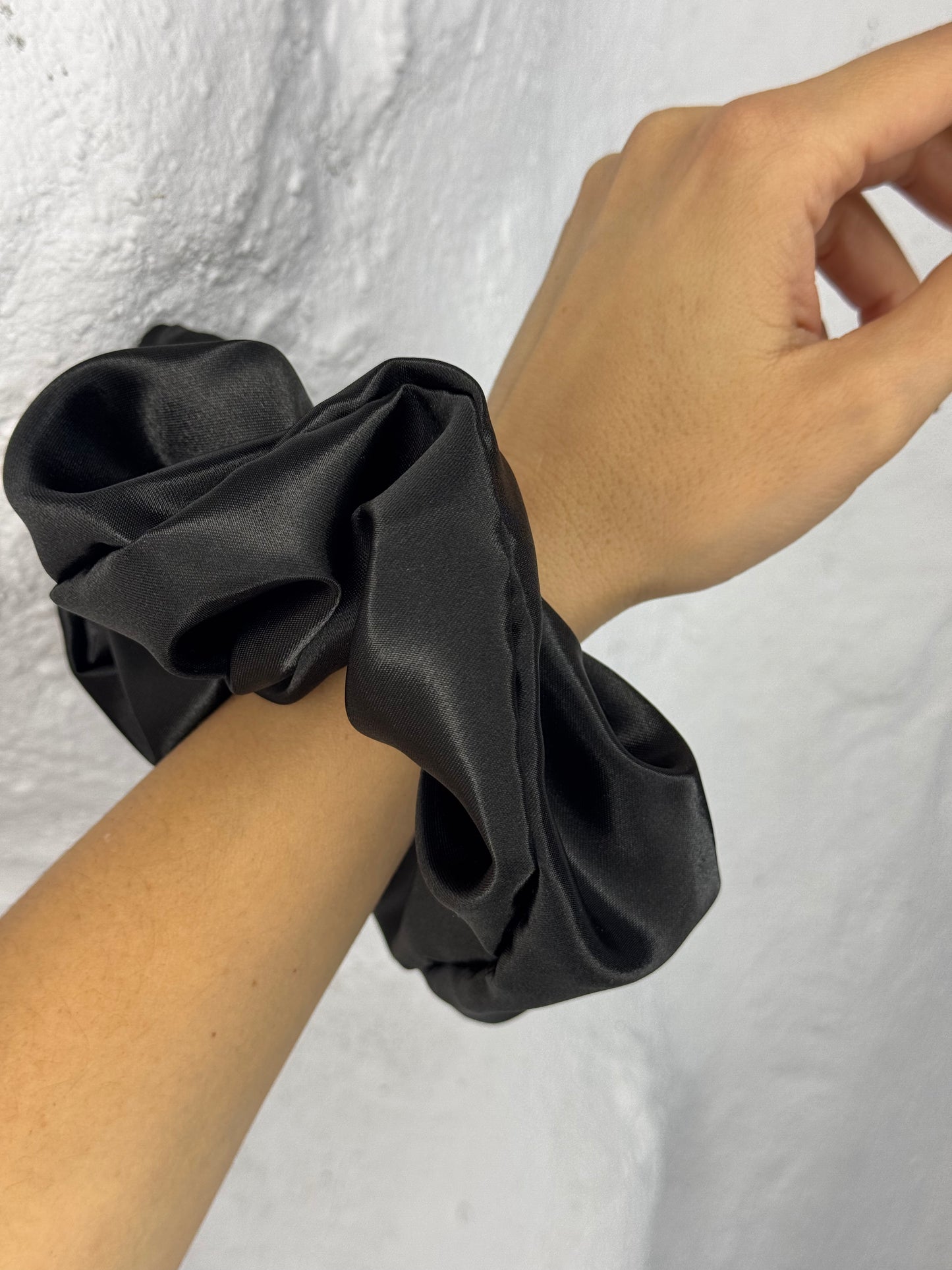 Muse Scrunchie Medium