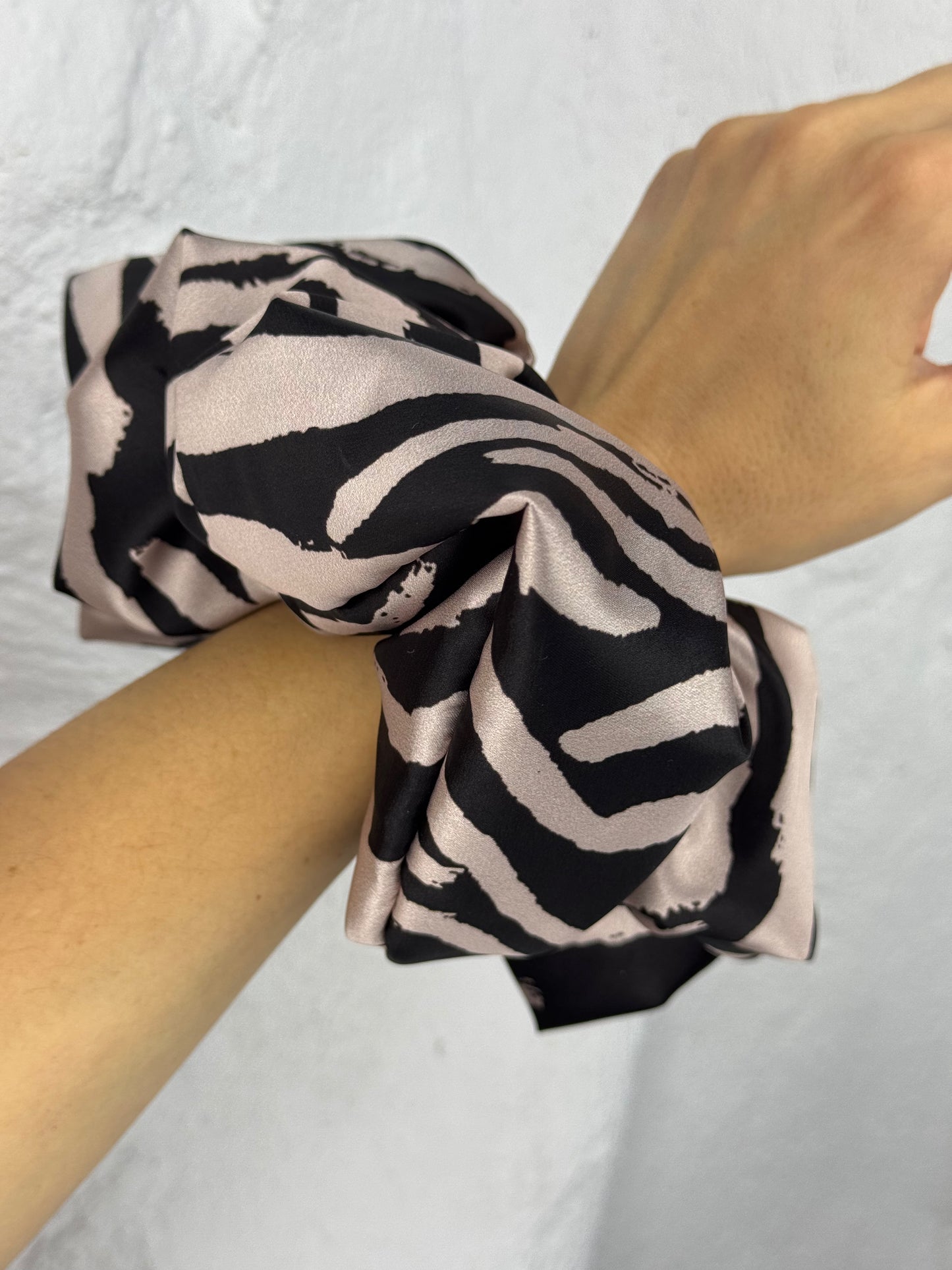 Muse Scrunchie Large