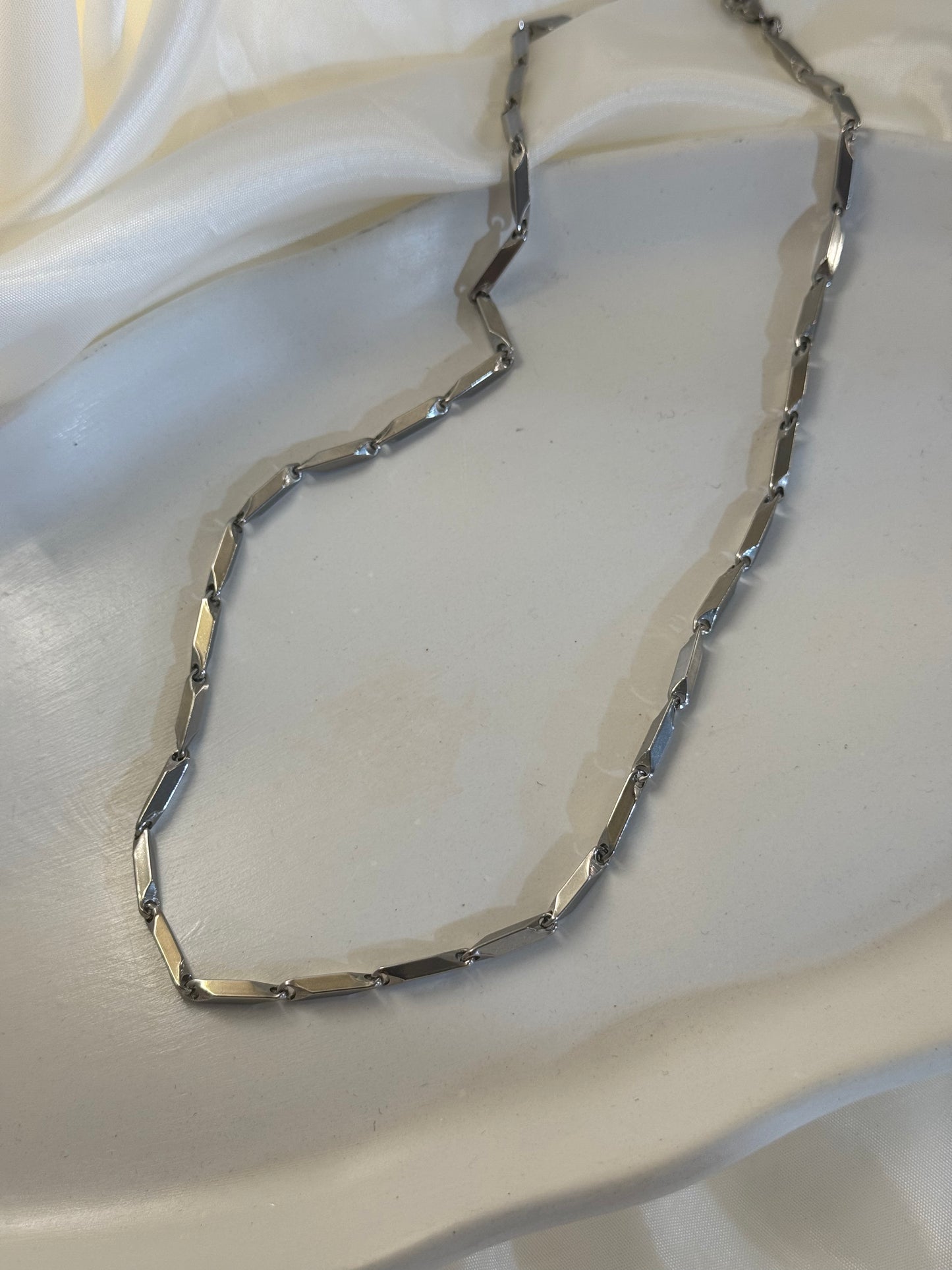 Ανδρικό Χρυσό Κολιέ με Μακρόστενους Κρίκους - Pnoe Studio