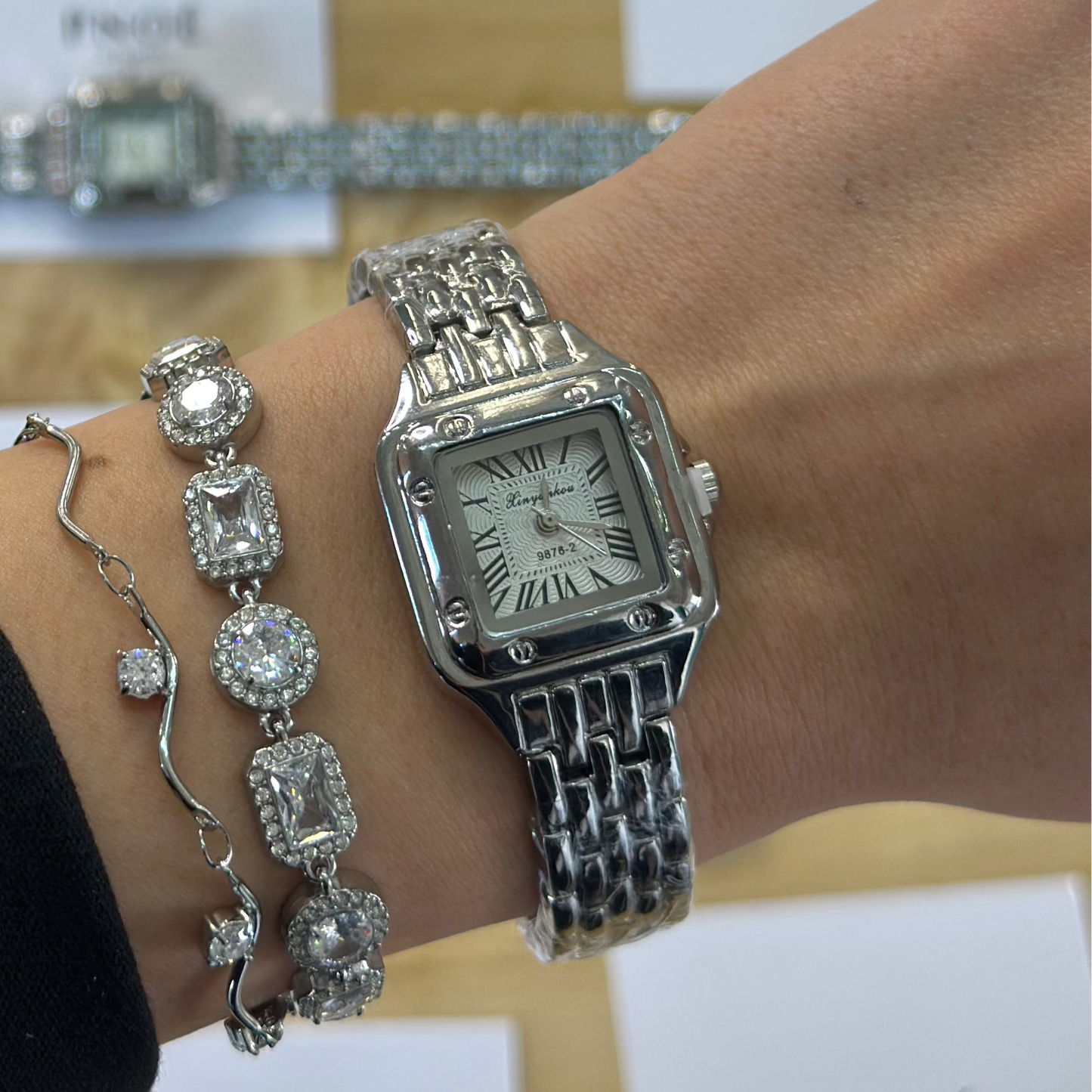 Γυναικείο Ρολόι με Τετράγωνο Άσπρο Καντράν και Ασημί Λουρί | Νοσταλγικό Στυλ 90's