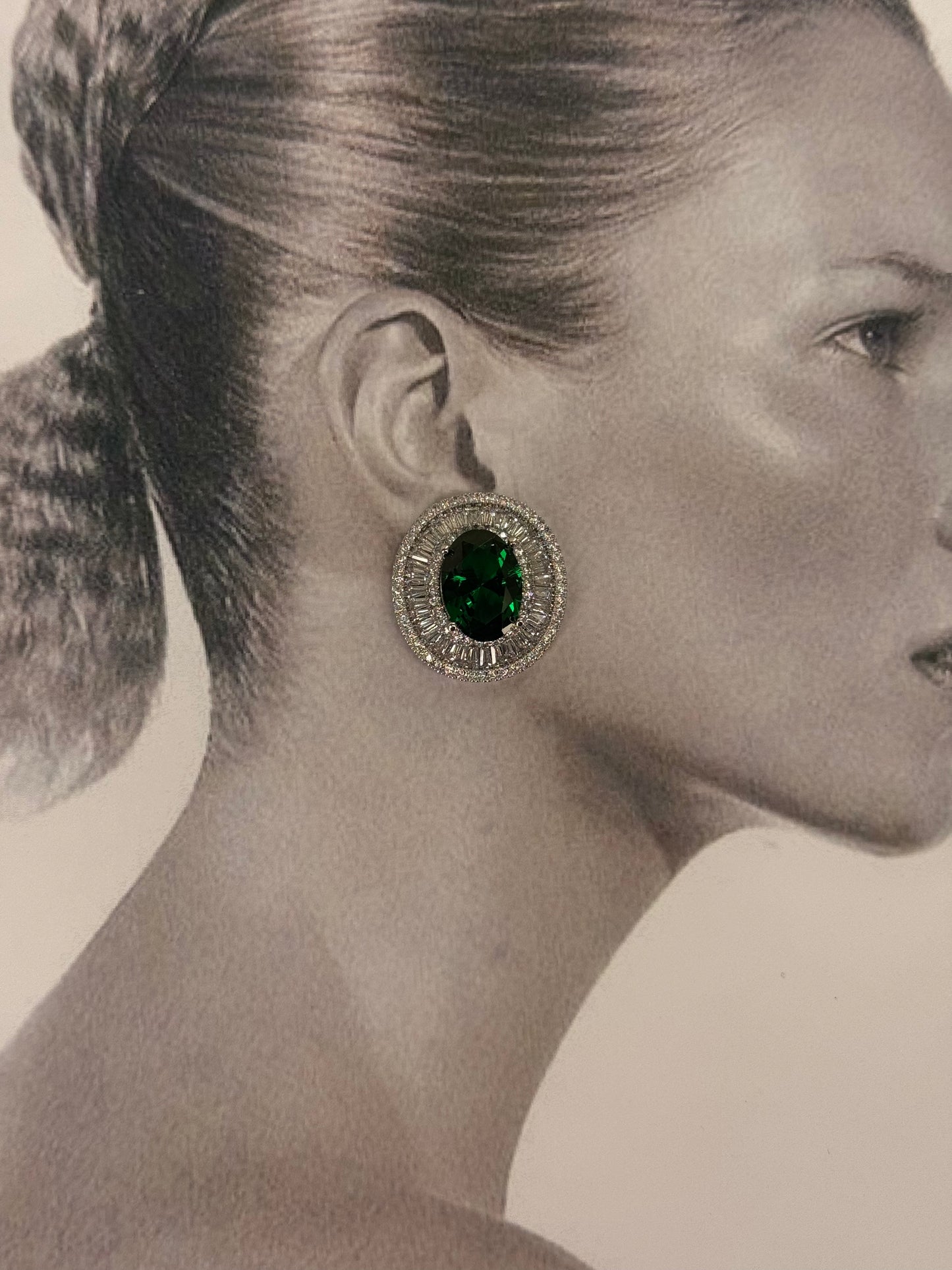 Emerald Aura – Σκουλαρίκια Ανθεκτικός Ορείχαλκος