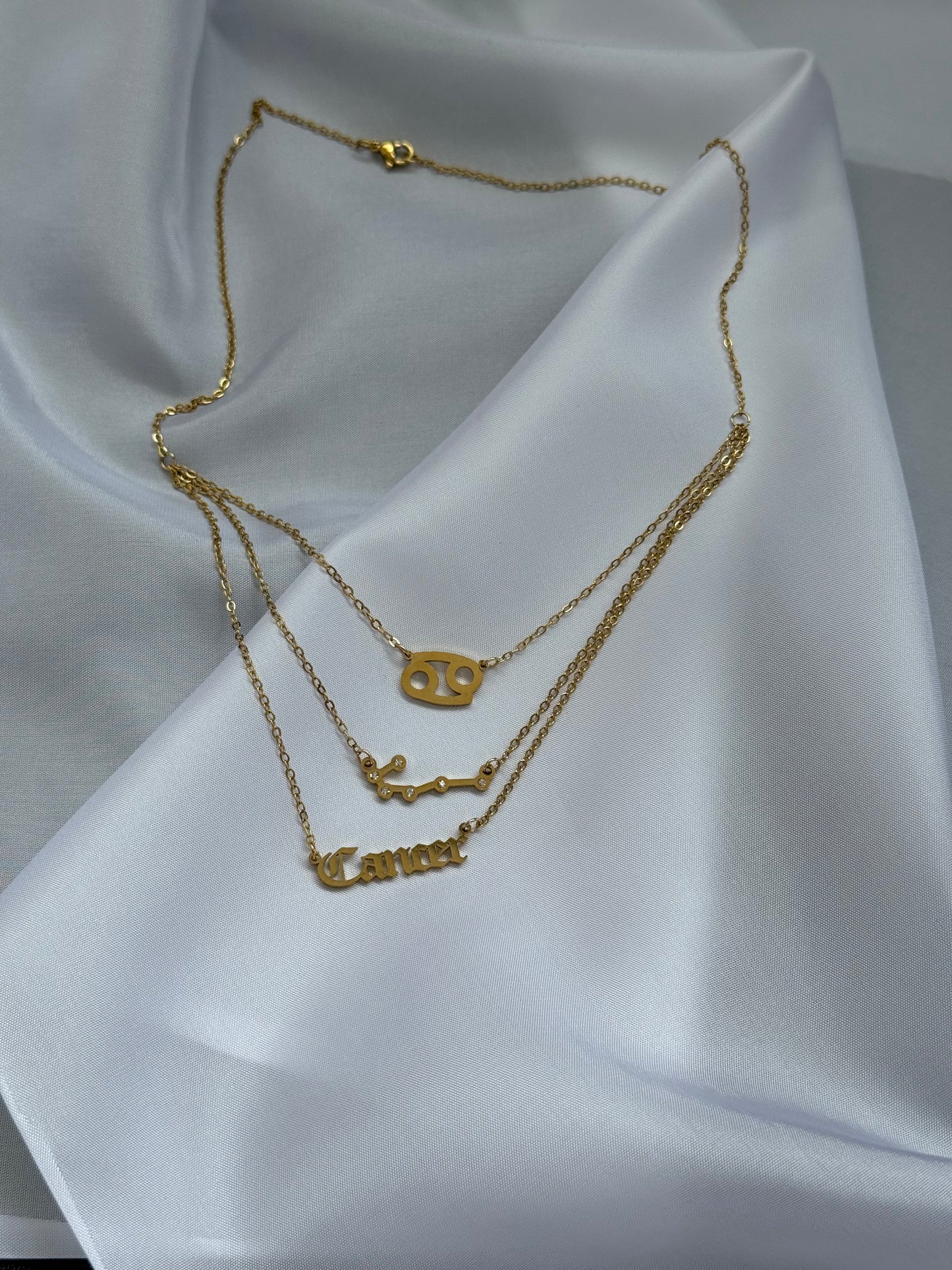 Χρυσά Κολιέ Ζωδίων από Ατσάλι – Μοναδικά Κοσμήματα από το Pnoe Studio