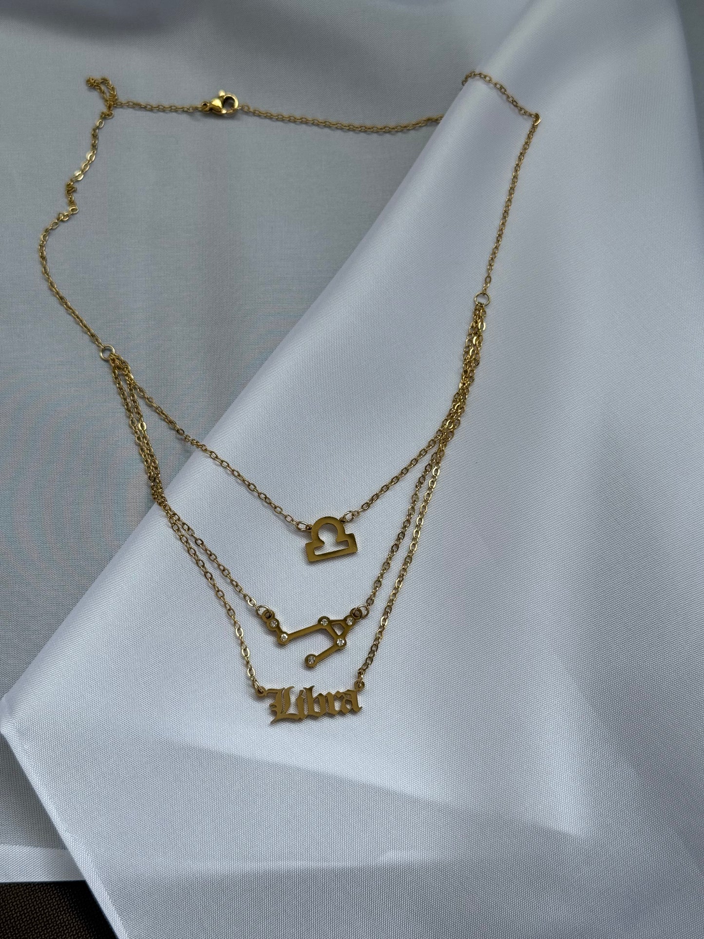 Χρυσά Κολιέ Ζωδίων από Ατσάλι – Μοναδικά Κοσμήματα από το Pnoe Studio