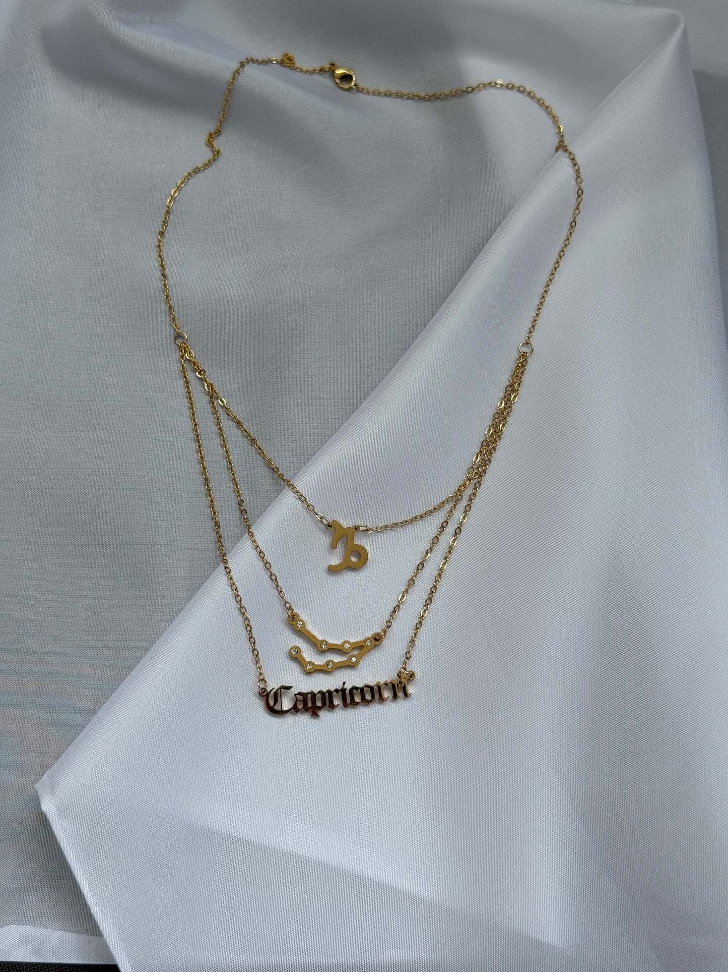 Χρυσά Κολιέ Ζωδίων από Ατσάλι – Μοναδικά Κοσμήματα από το Pnoe Studio