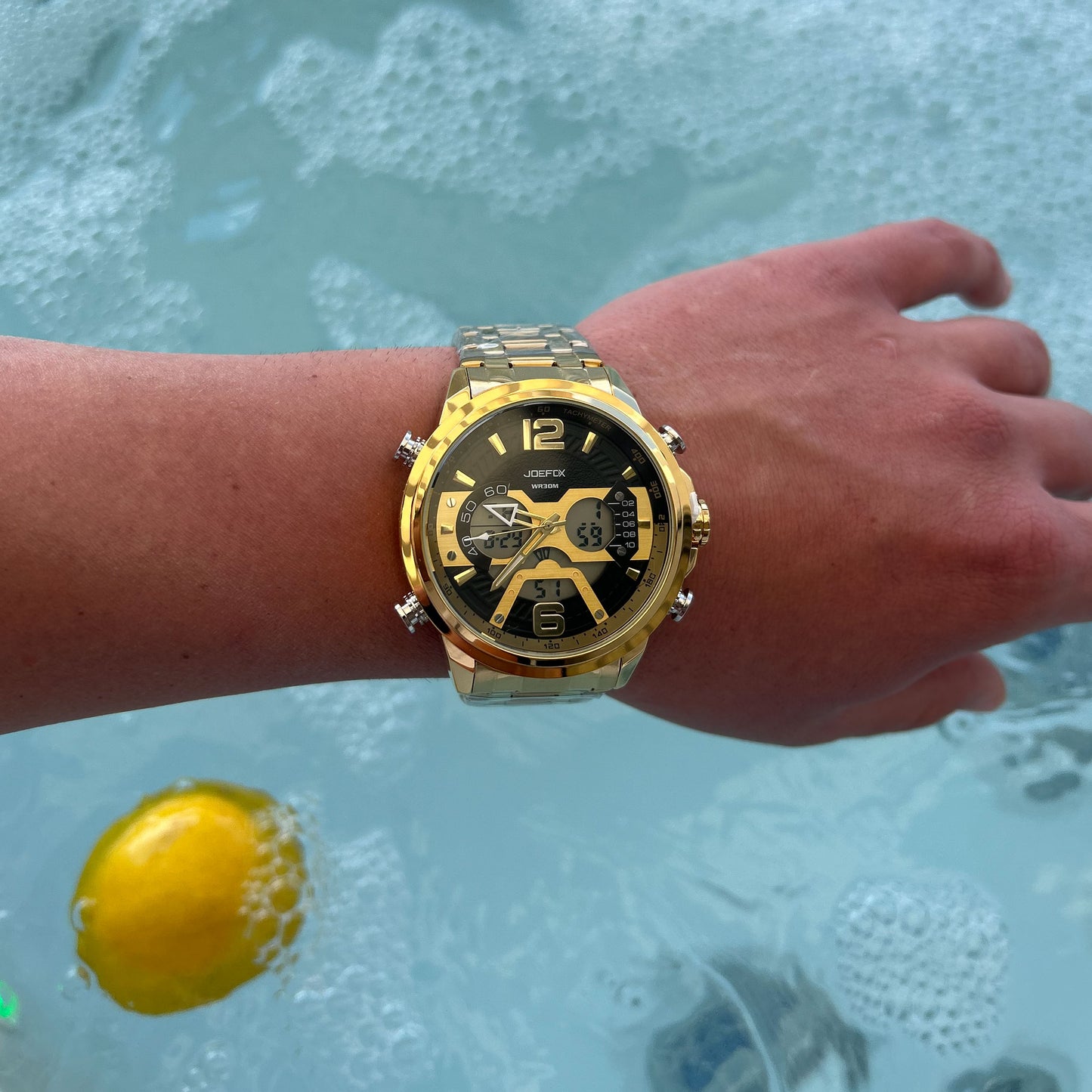 Ανδρικό Ρολόι JOEFOX Δίχρoνο Χρυσό – Συνδυασμός Τεχνολογίας & Πολυτέλειας