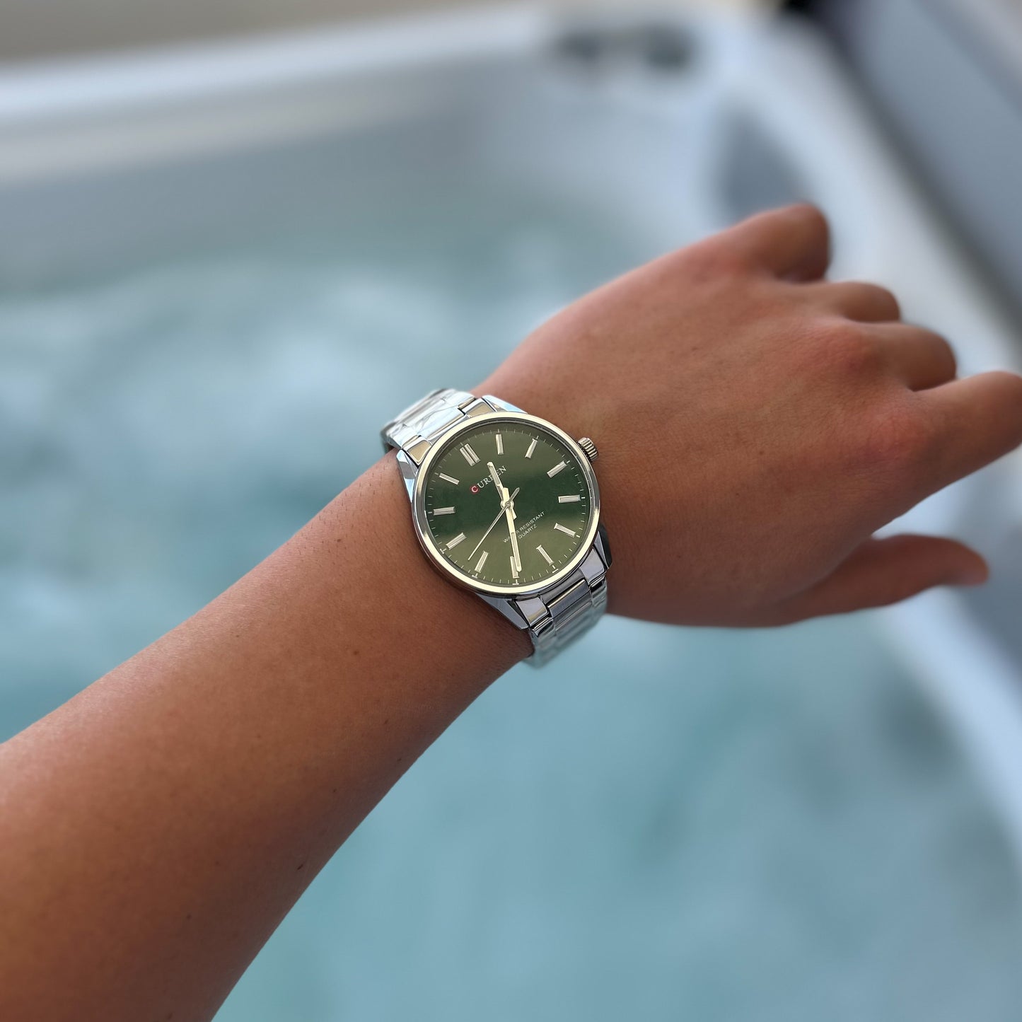 Ανδρικό Ρολόι CURREN με Πράσινο Καντράν – Εκλεπτυσμένο Στυλ & Μοντέρνα Ταυτότητα