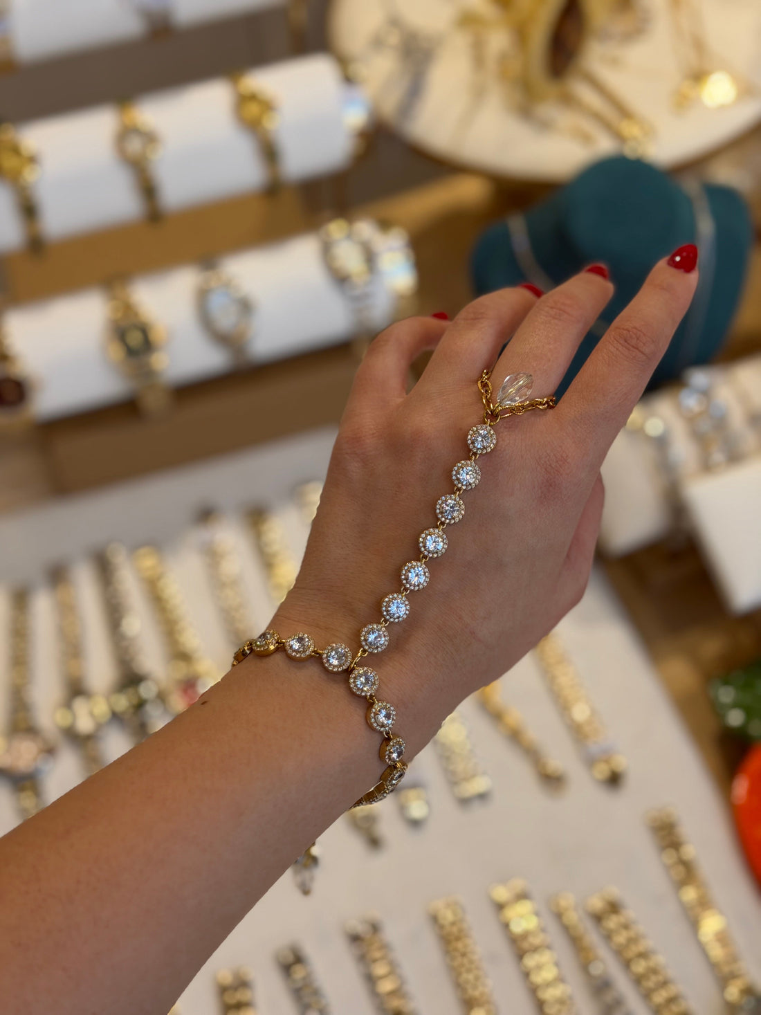 Pnoe Wholesale Jewelry | Χονδρική Κοσμημάτων με Ταυτότητα & Υποστήριξη